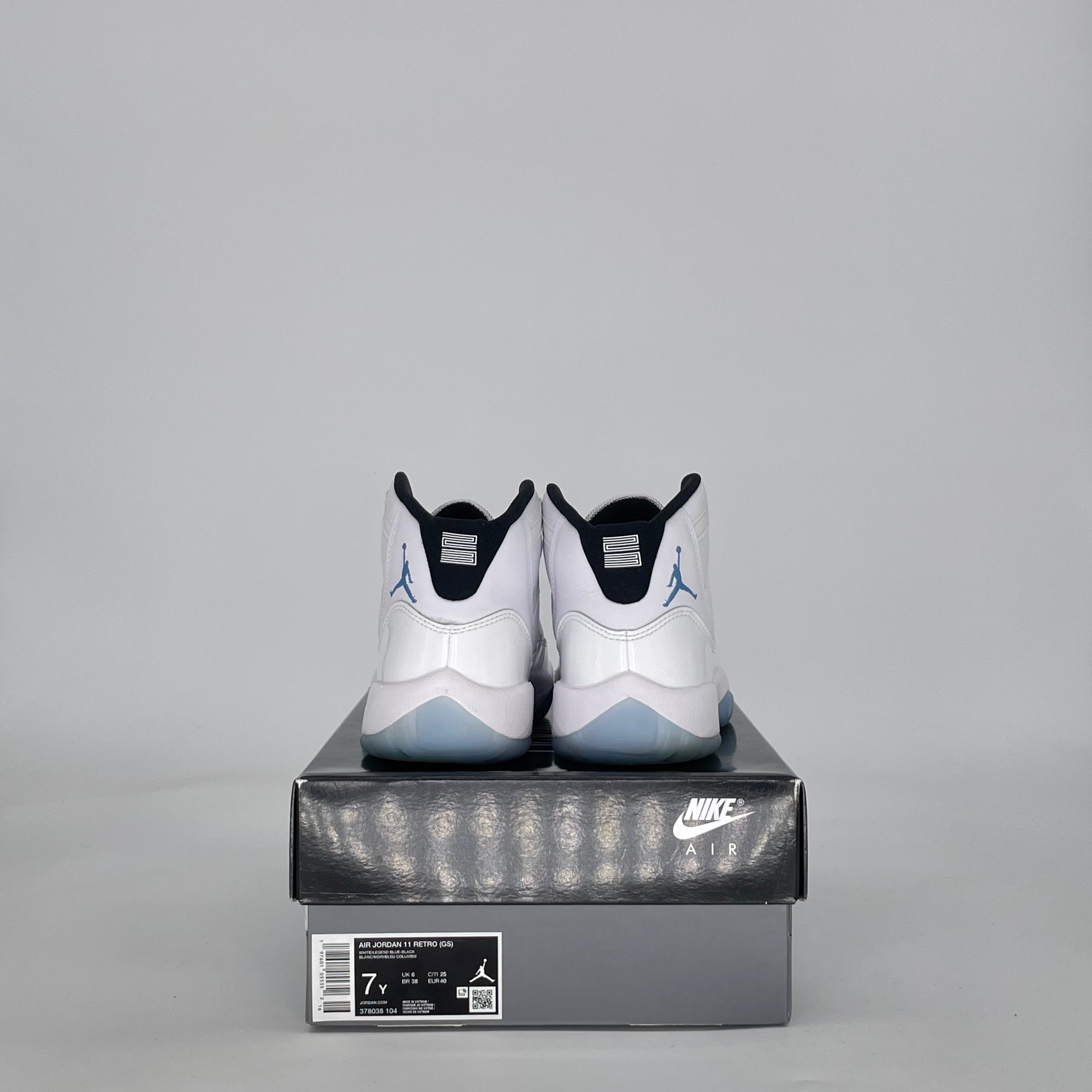 AIR JORDAN 11 LEGEND BLUE 378038-104 SIZE 7/8.5W GS