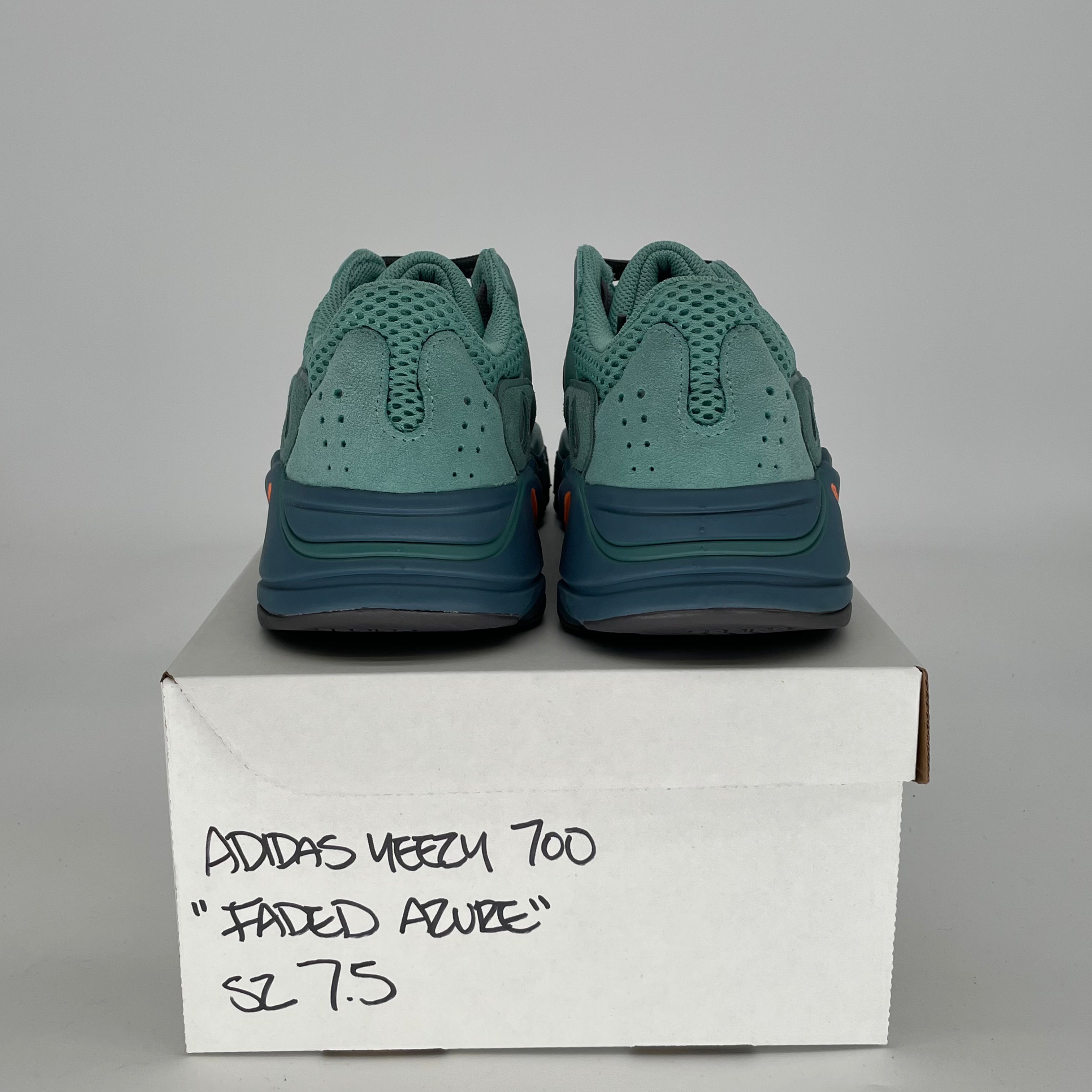 ADIDAS YEEZY 700 FADED AZURE GZ2002 SIZE 7.5/9W