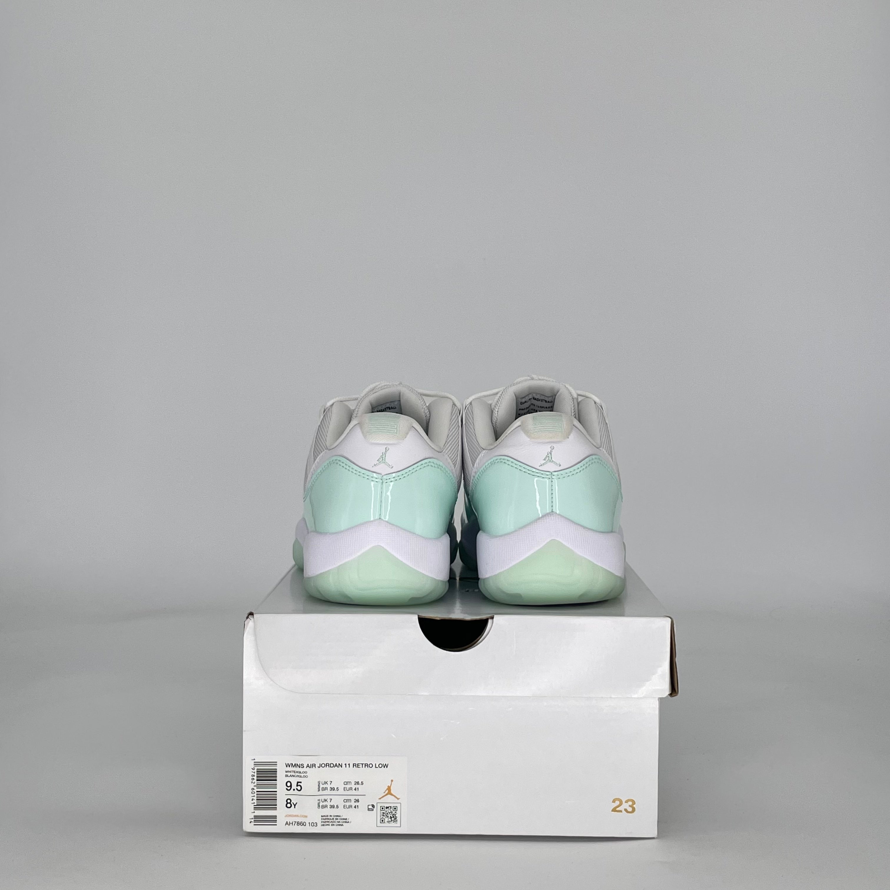 AIR JORDAN 11 LOW IGLOO AH7860-103 SIZE 8/9.5W