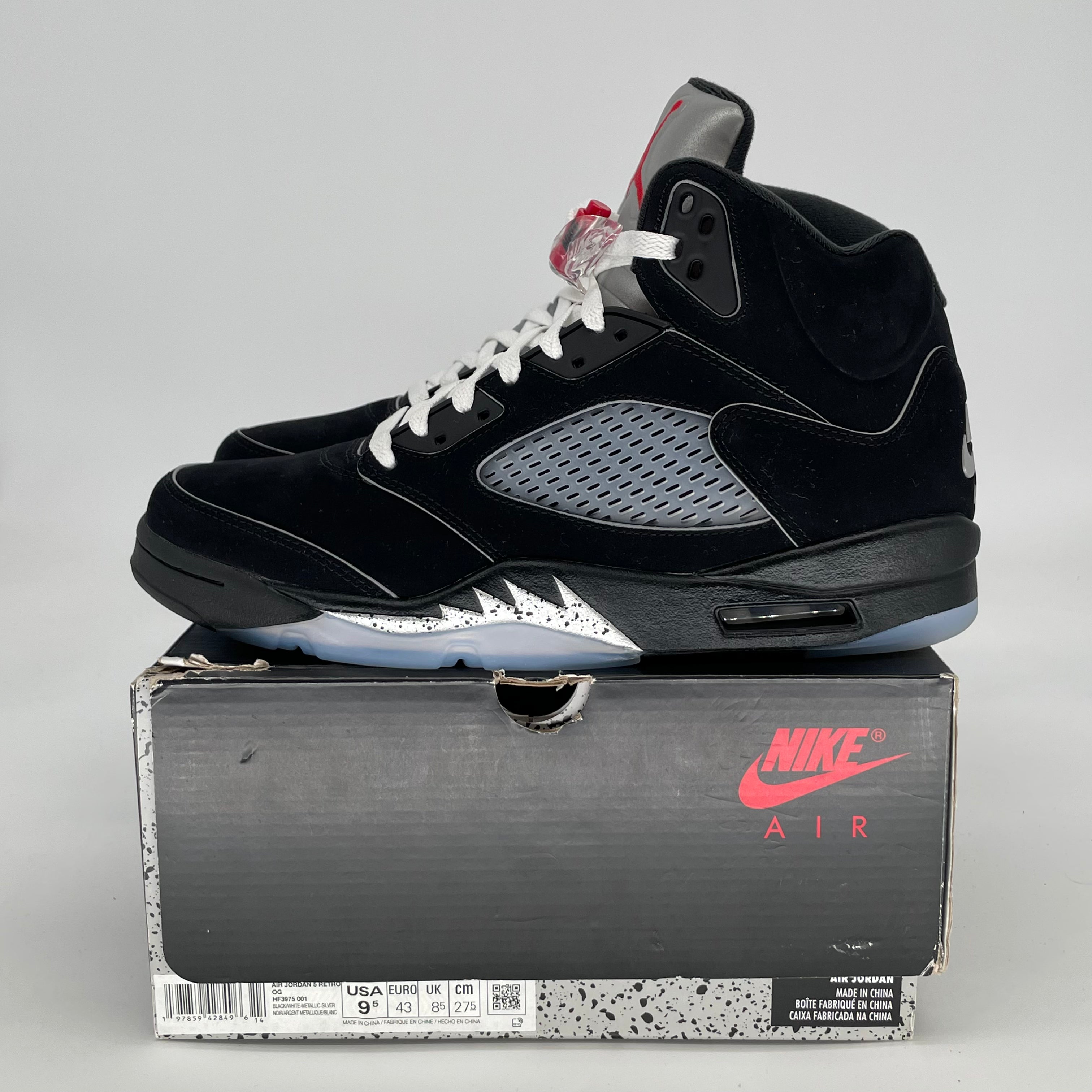 AIR JORDAN 5 BLACK METALLIC REIMAGINED HF3975-001 SIZE 9.5/11W