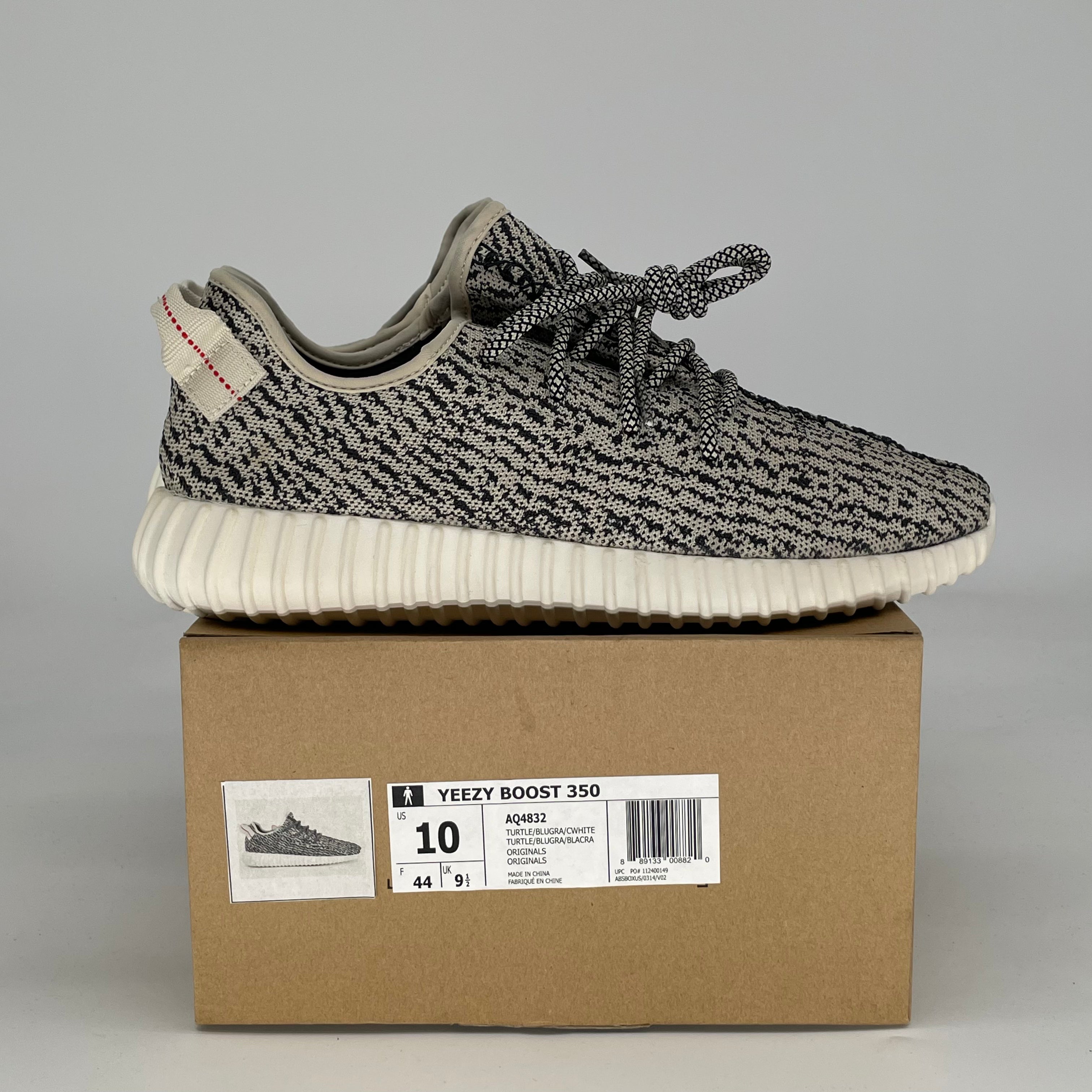 ADIDAS YEEZY 350 TURTLEDOVE AQ4832SIZE 10/11.5W