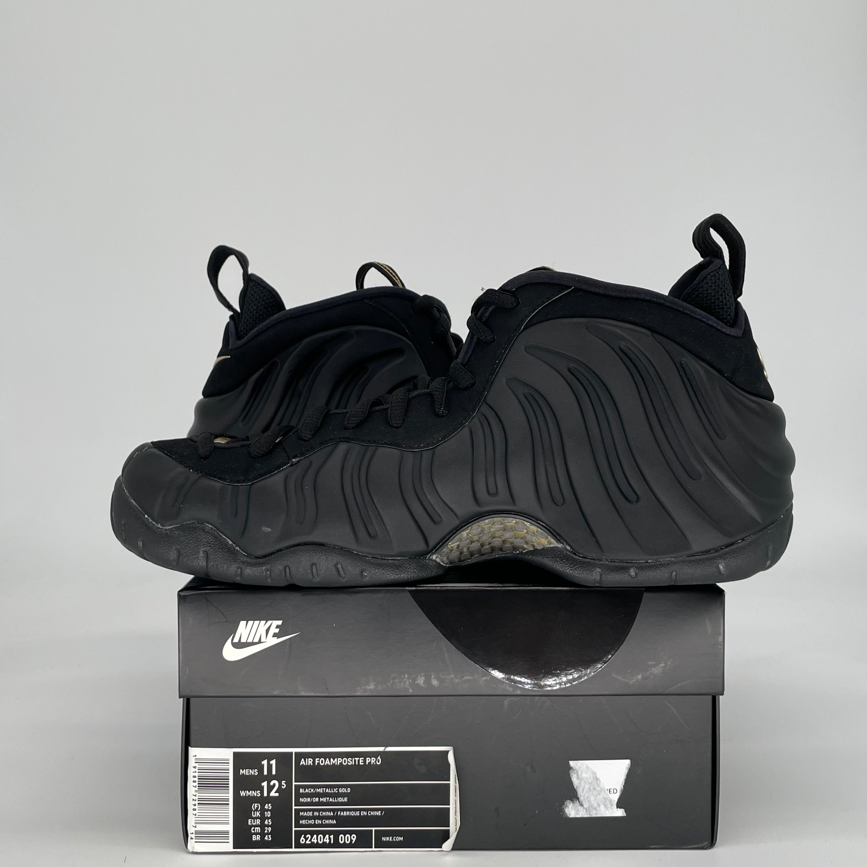 NIKE AIR FOAMPOSITE BLACK METALLIC GOLD 624041-009 SIZE 11/12.5W