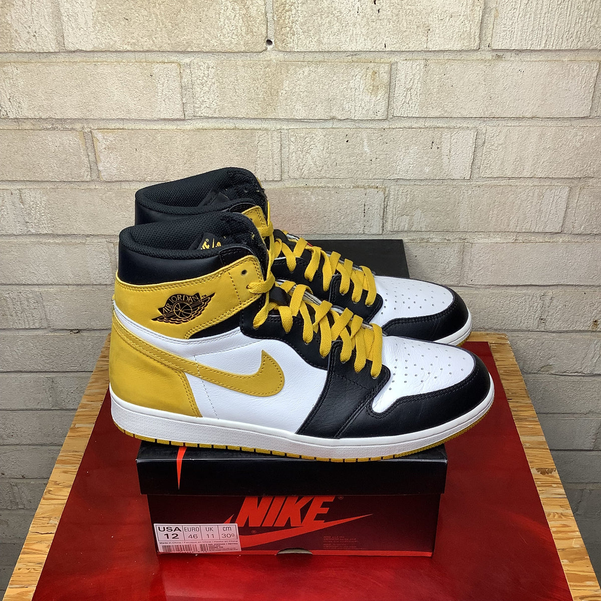 Jordan 1 Retro High Yellow Ochre