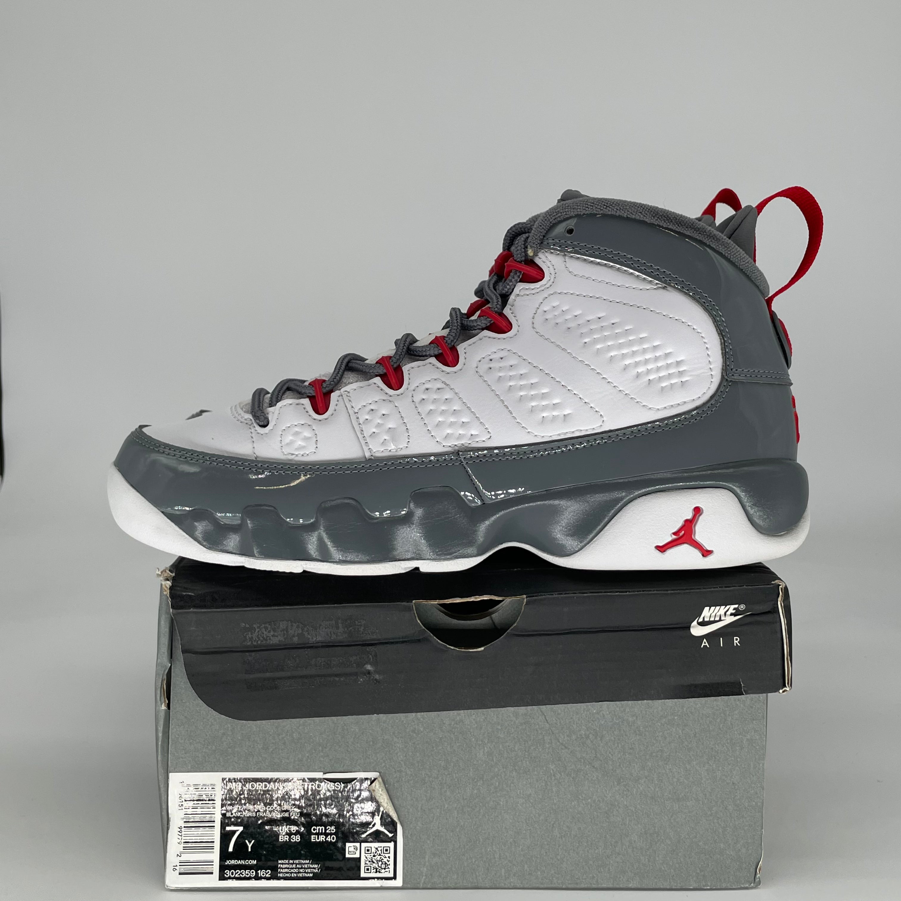 AIR JORDAN 9 FIRE RED 302359-162 SIZE 7/8.5W