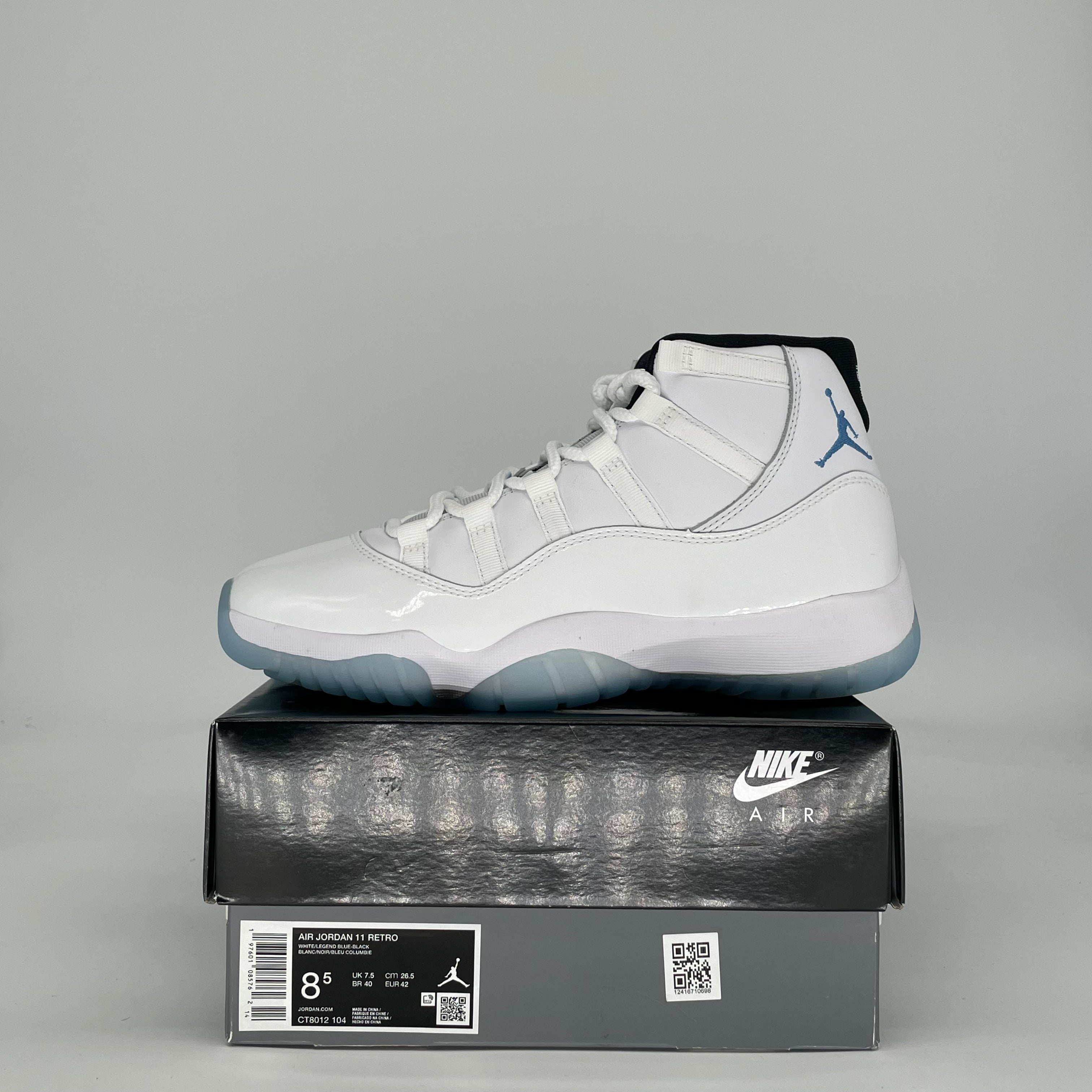 AIR JORDAN 11 LEGEND BLUE CT8012-104 SIZE 8.5/10W