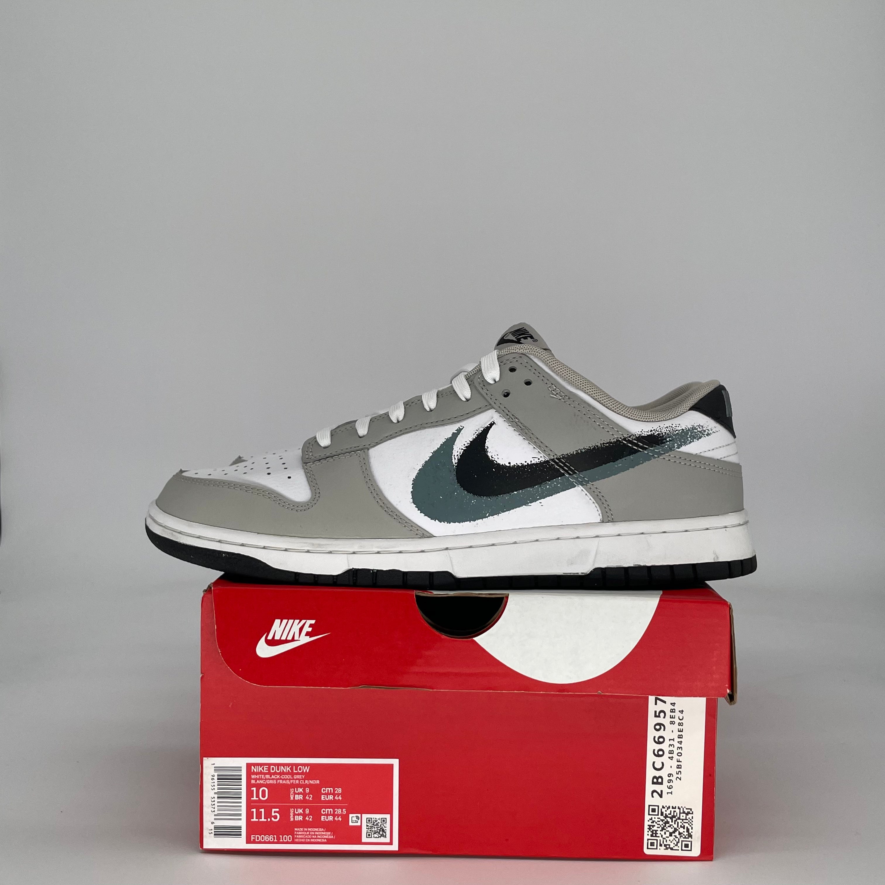 NIKE DUNK LOW STENCIL SWOOSH FD0661-100 SIZE 10/11.5W