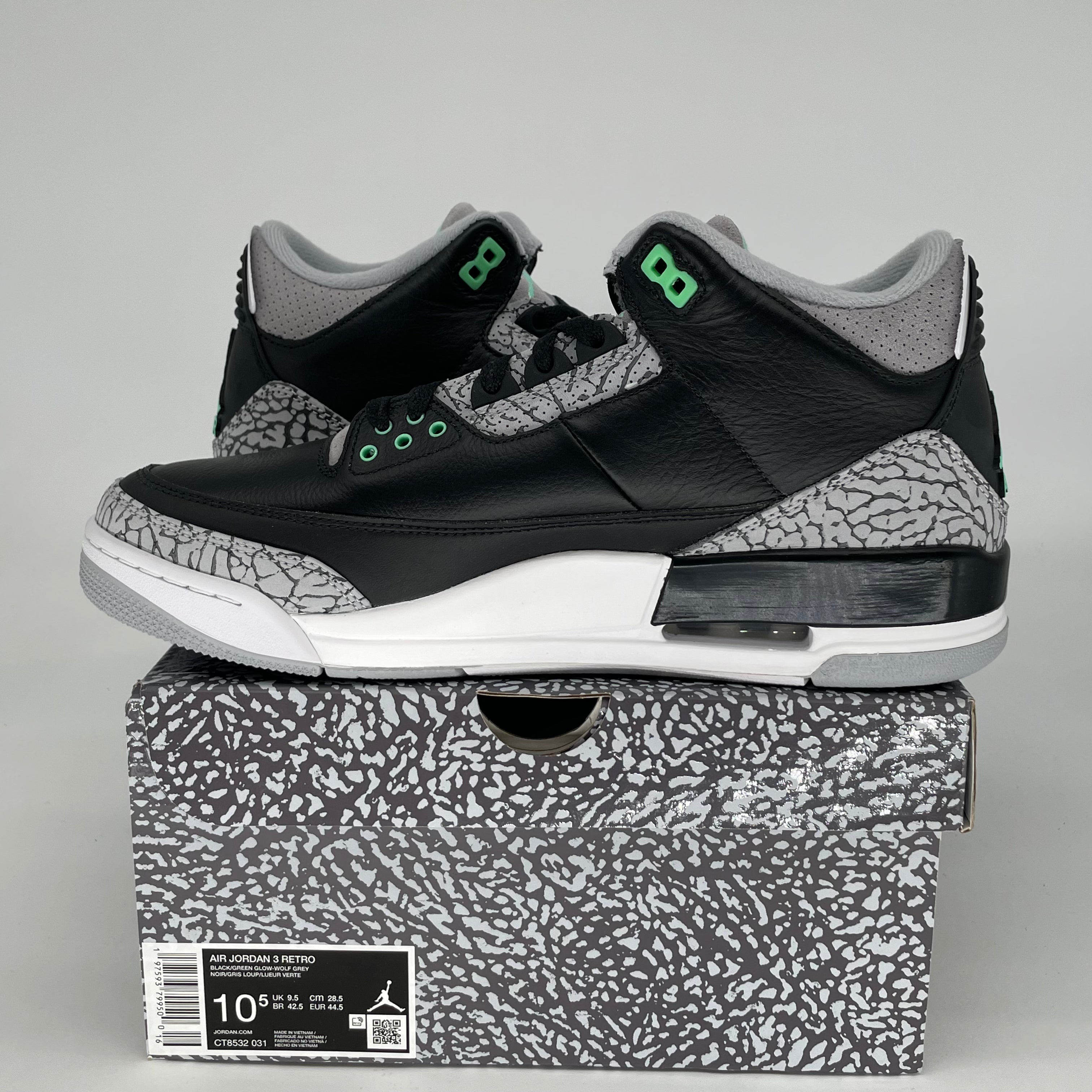 AIR JORDAN 3 GREEN GLOW CT8532-031 SIZE 10.5/12W