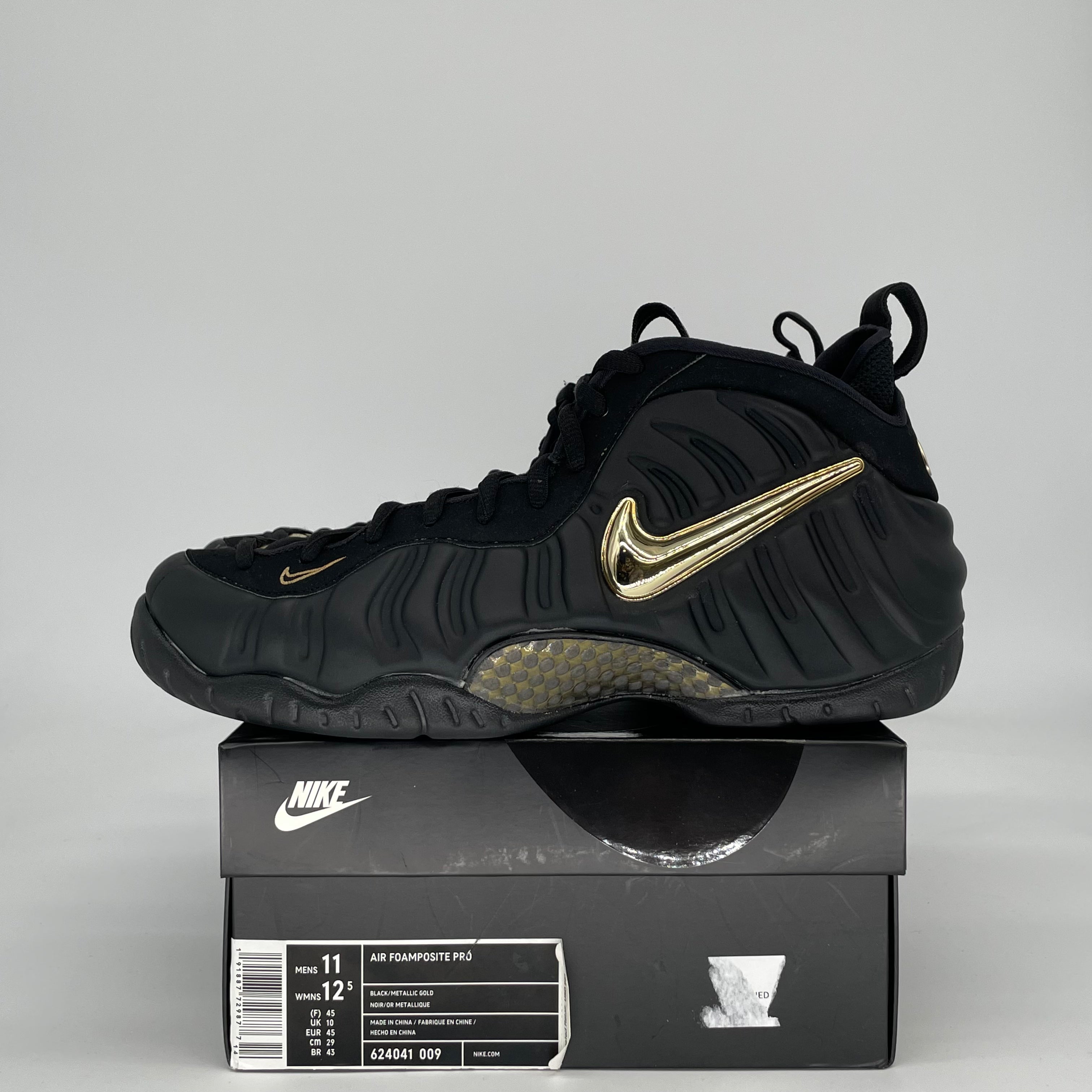 NIKE AIR FOAMPOSITE BLACK METALLIC GOLD 624041-009 SIZE 11/12.5W