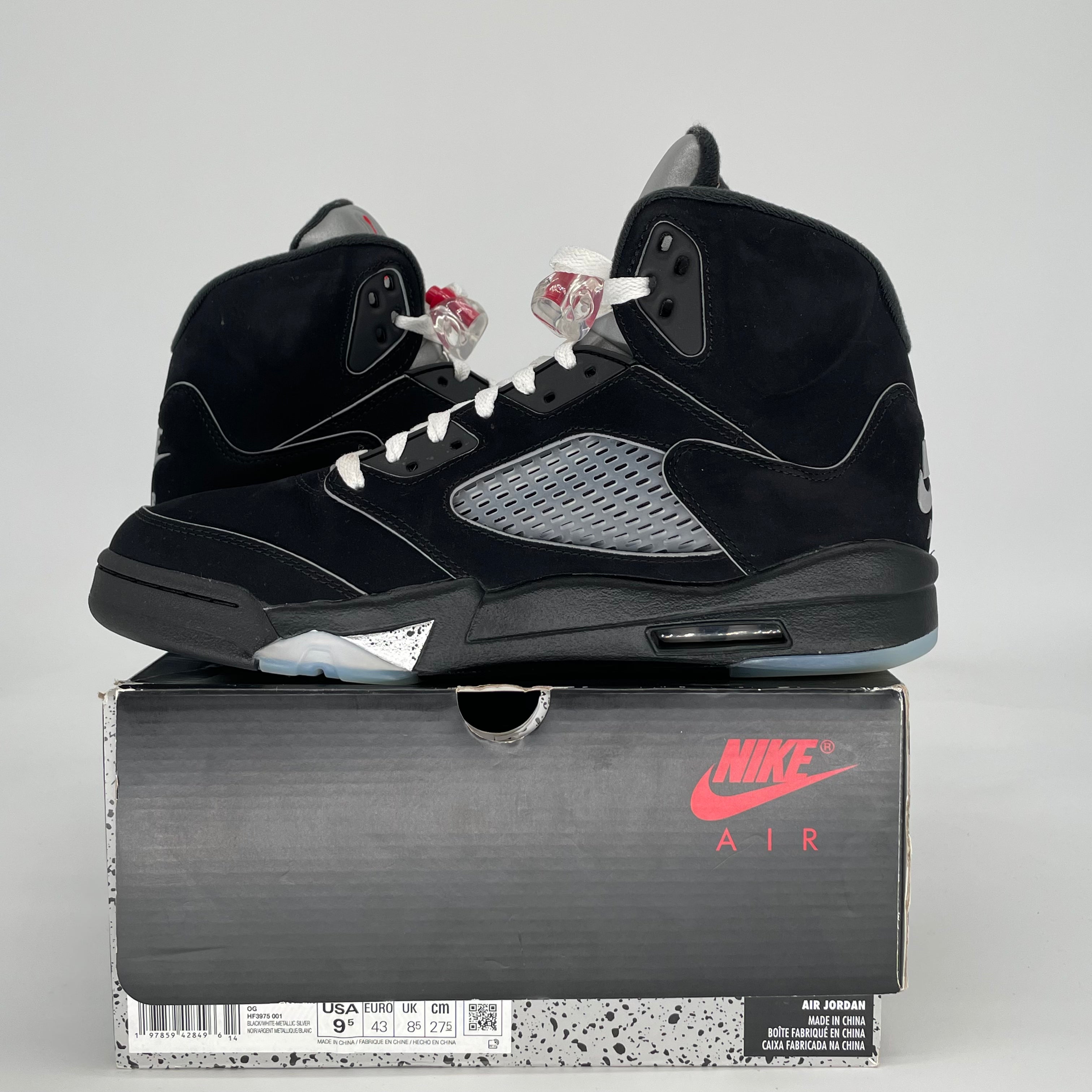 AIR JORDAN 5 BLACK METALLIC REIMAGINED HF3975-001 SIZE 9.5/11W