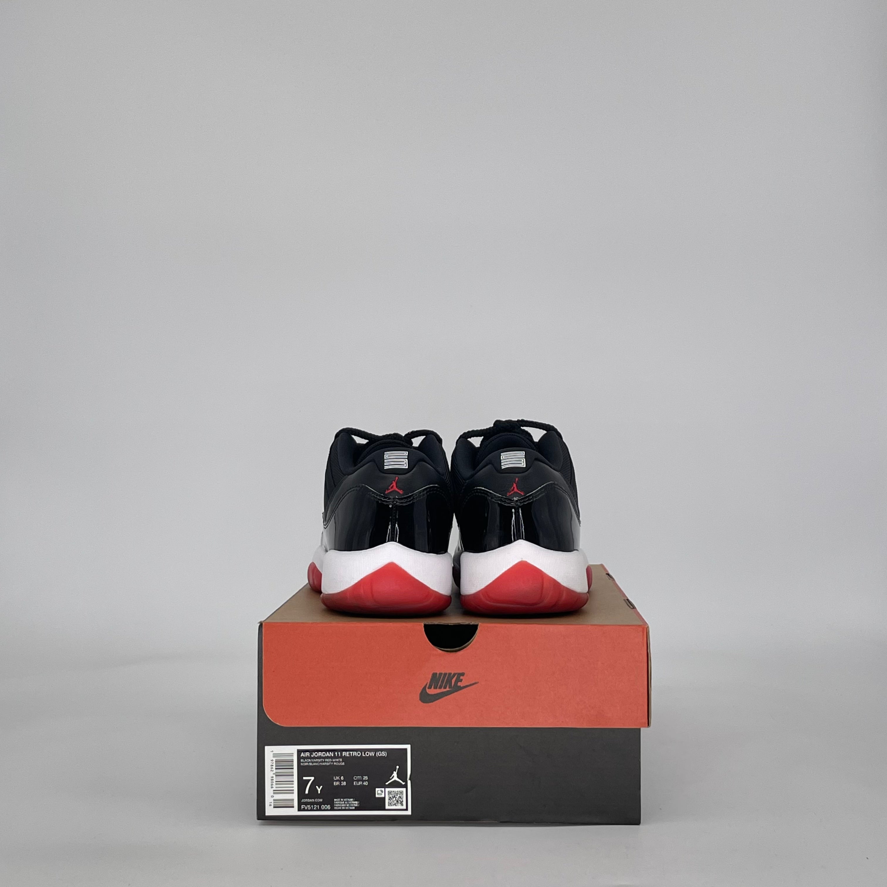 AIR JORDAN 11 LOW BRED FV5121-006 SIZE 7/8.5W GS