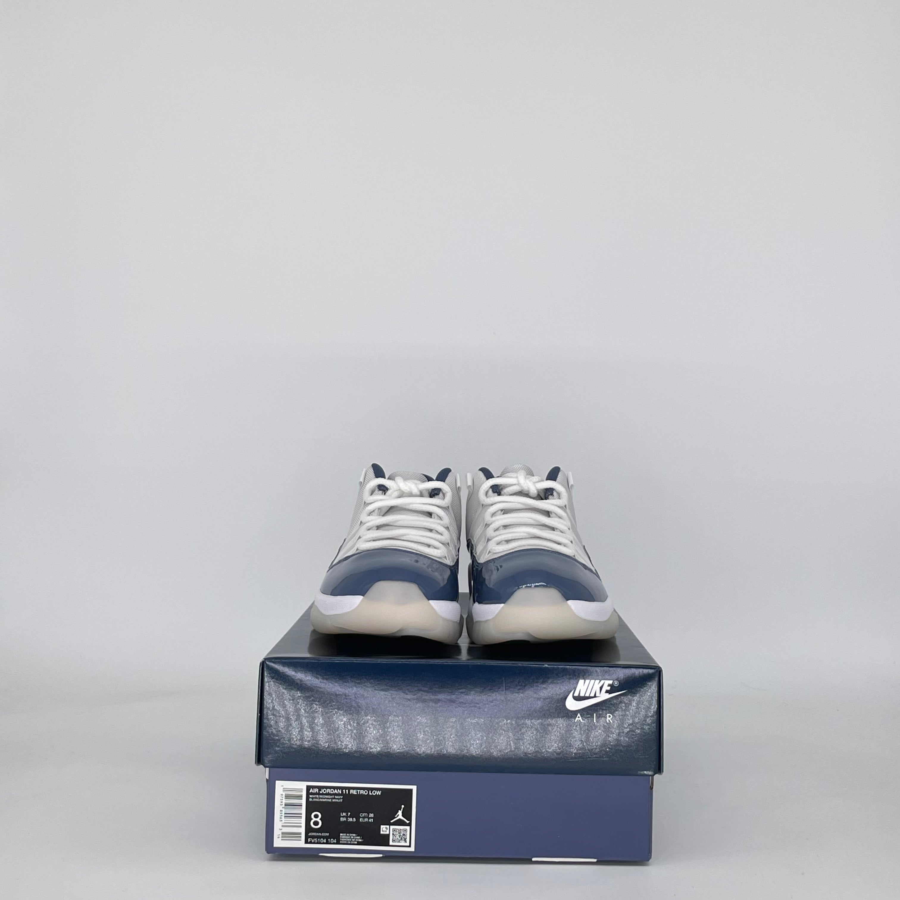 AIR JORDAN 11 LOW DIFFUSED BLUE FV5104-104 SIZE 8/9.5W