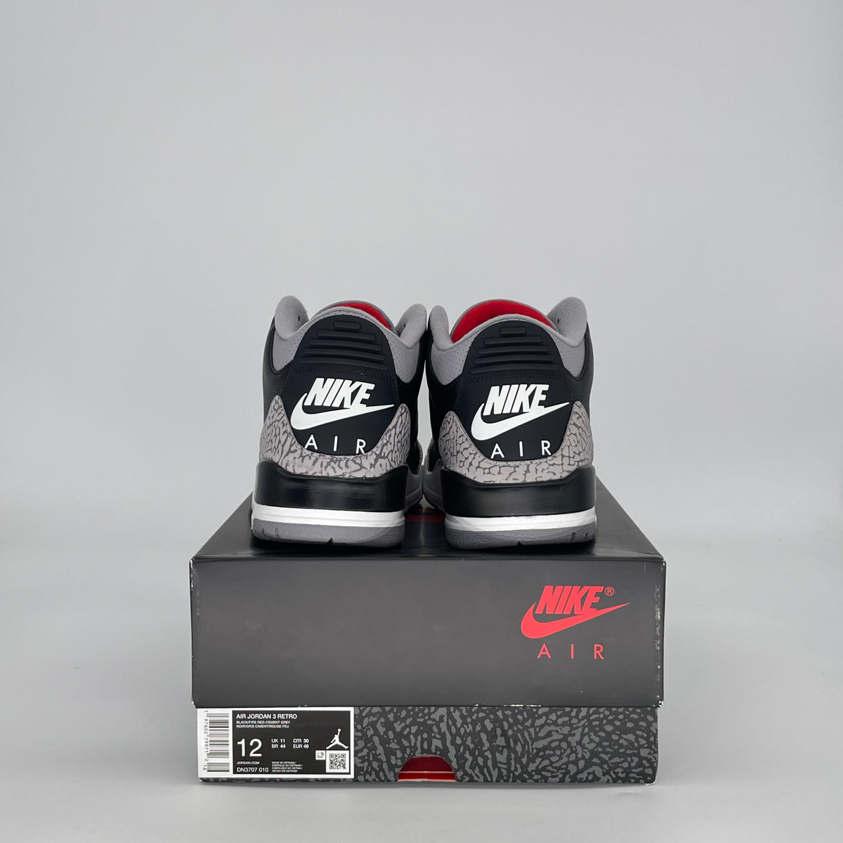 JORDAN 3 RETRO OG BLACK CEMENT (2024)