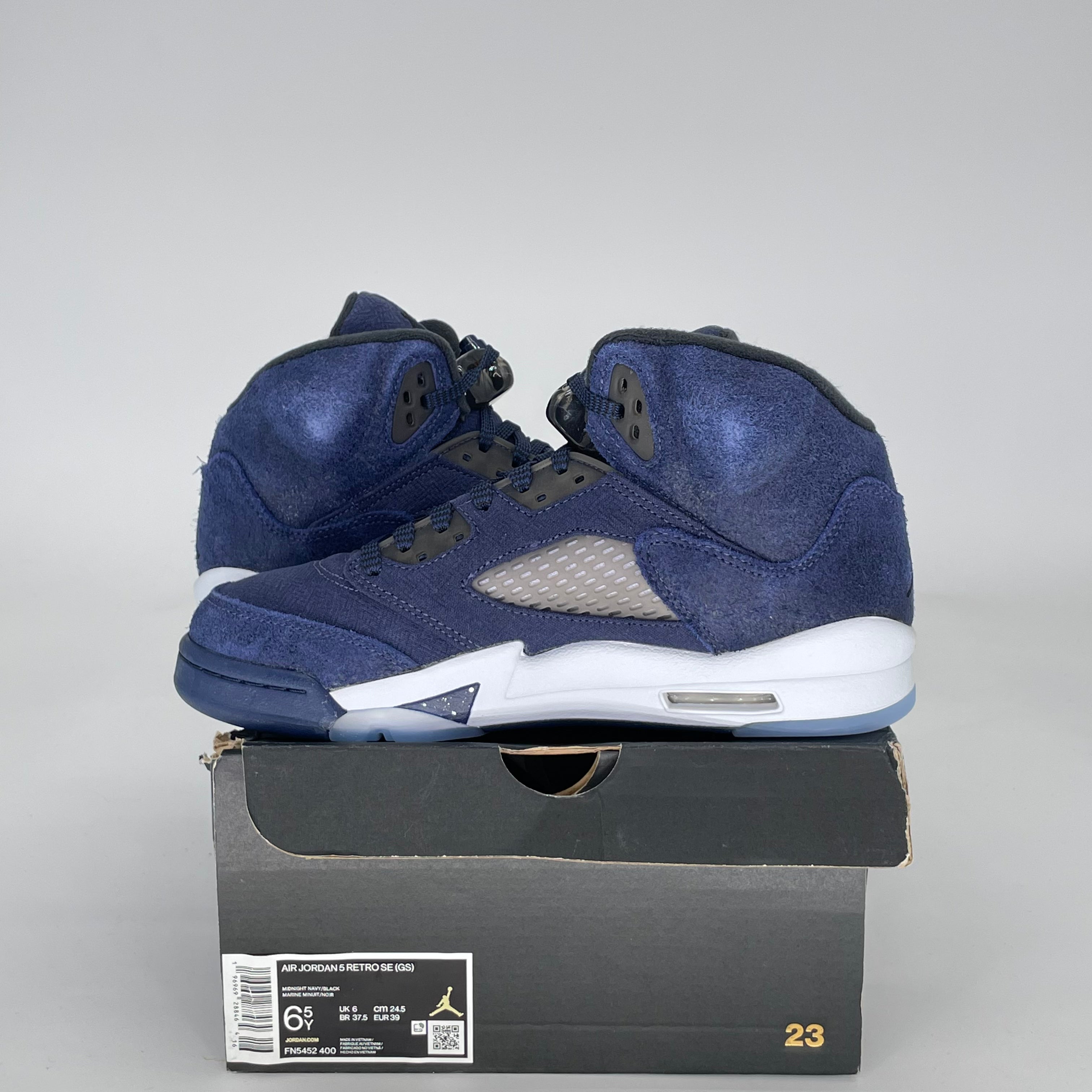 AIR JORDAN 5 GEORGETOWN FN5452-400 SIZE 6.5/8W GS
