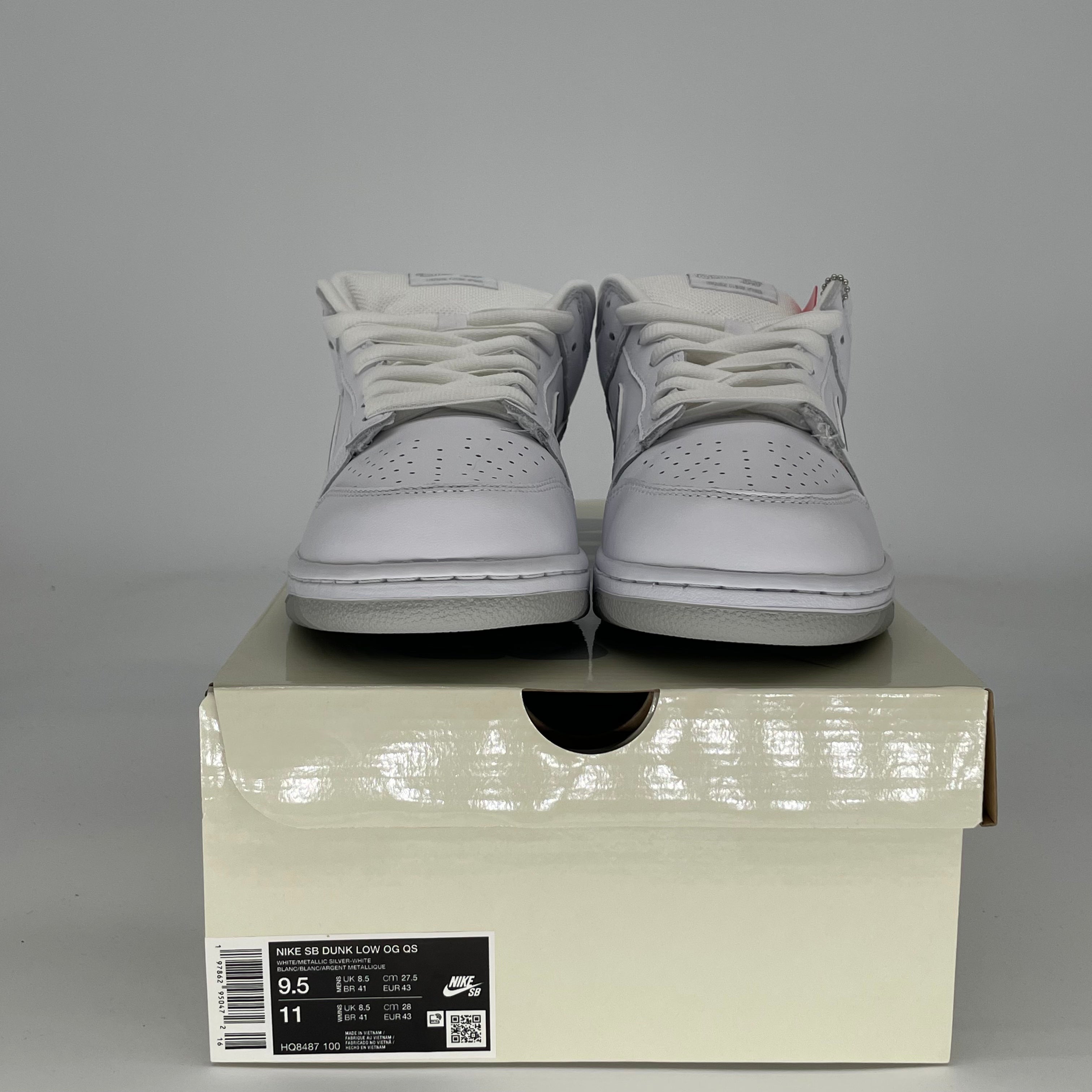 NIKE SB DUNK LOW SUPREME 94 WHITE METALLIC SILVER HQ8487-100 SIZE 9.5/11W