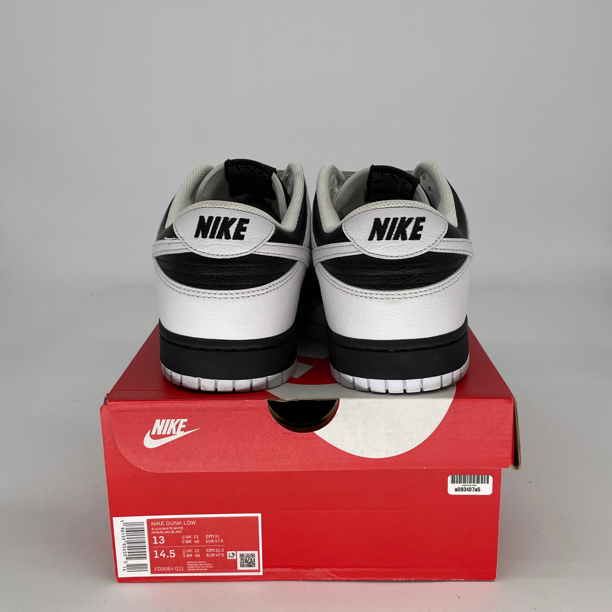 Nike Dunk Low Retro Reverse Panda