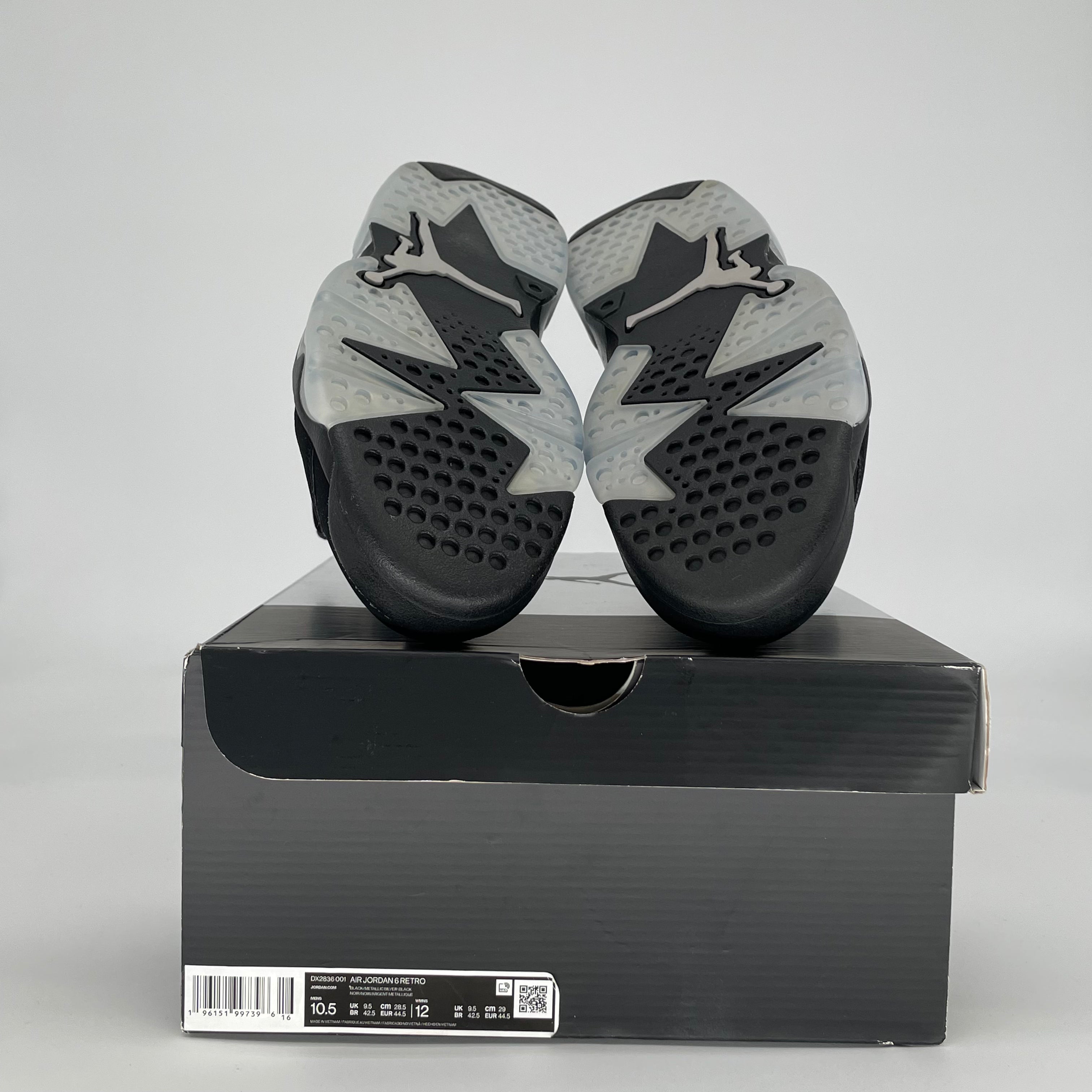 AIR JORDAN 6 CHROME DX2836-001 SIZE 10.5/12W
