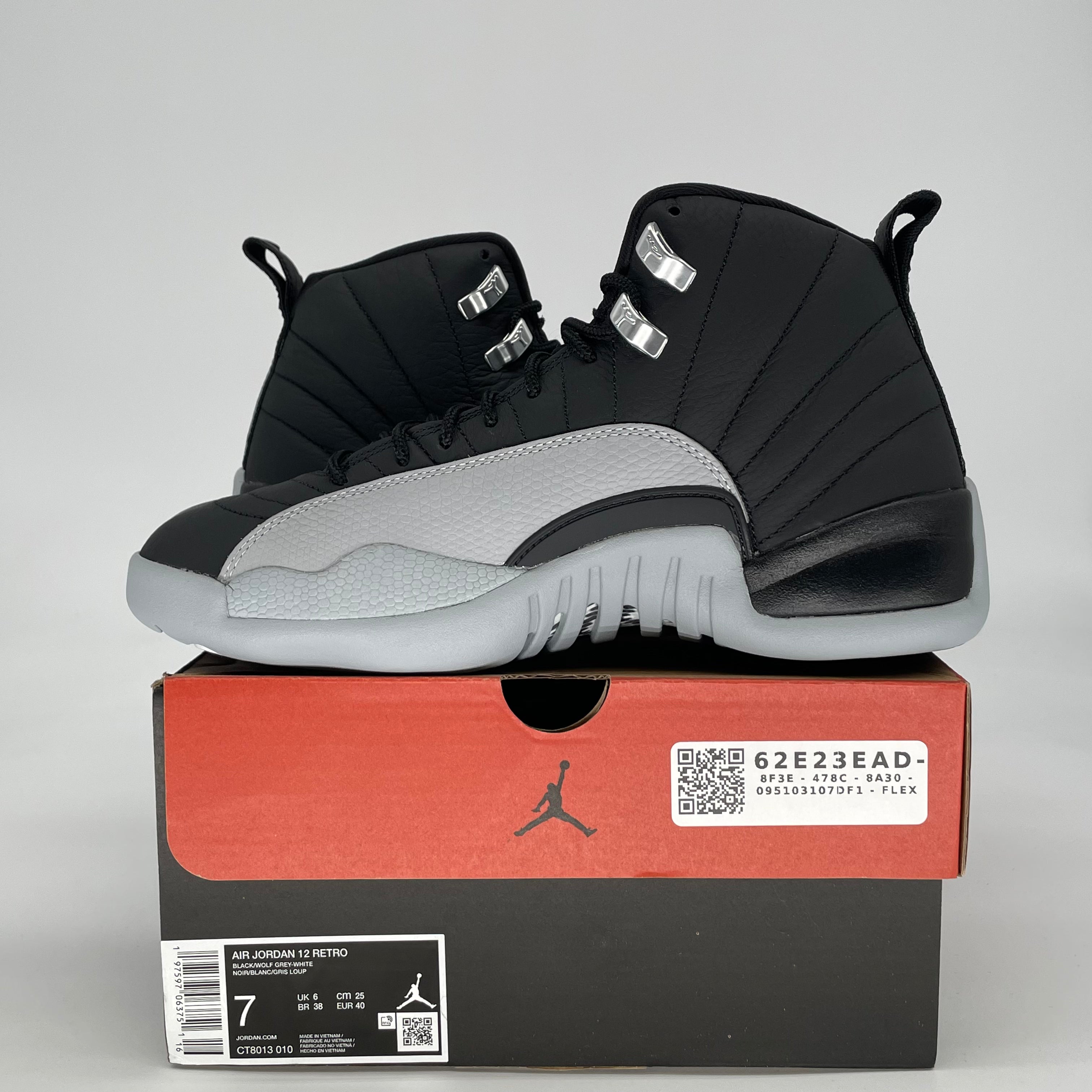 AIR JORDAN 12 BARONS CT8013-010 SIZE 7/8.5W