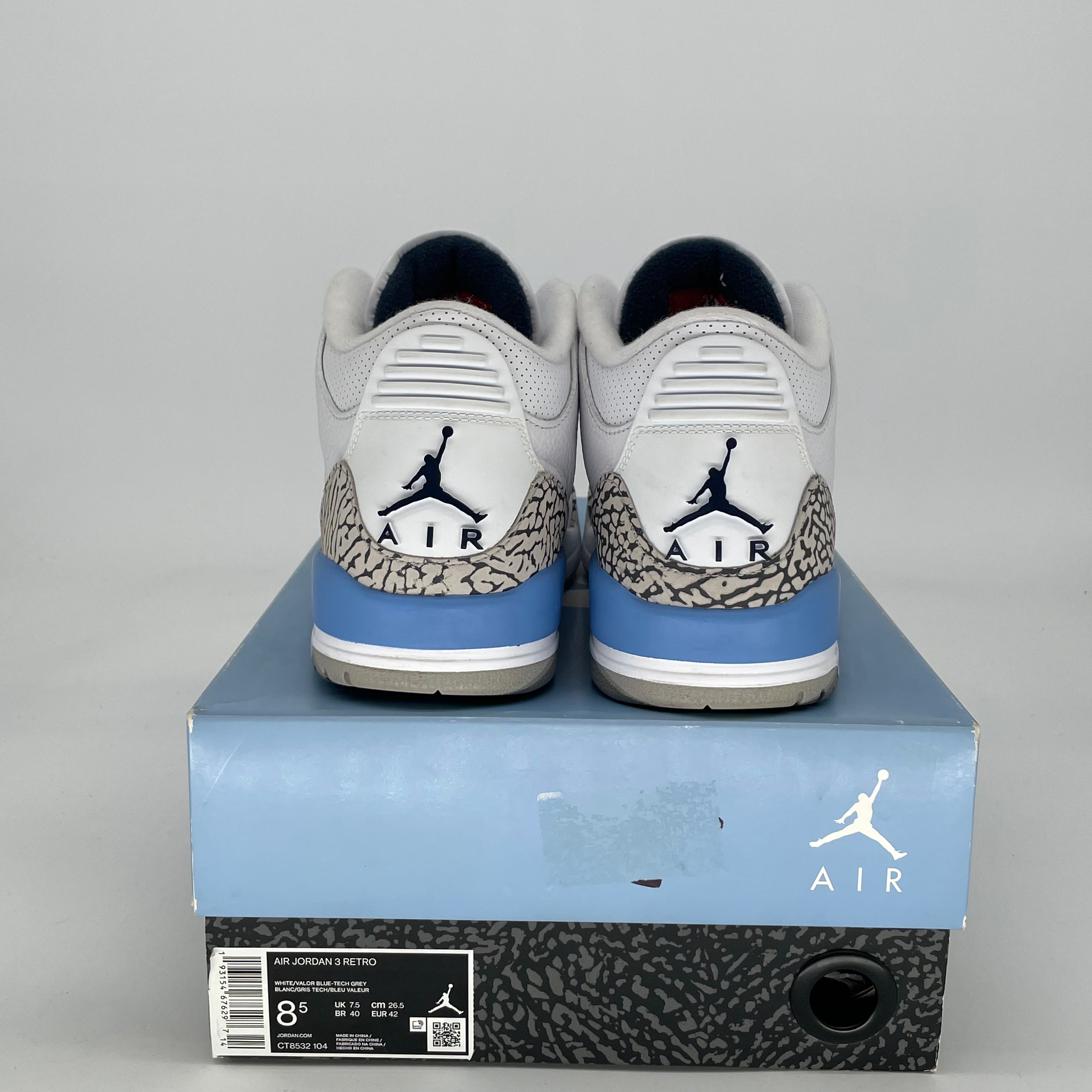 AIR JORDAN 3 UNC CT8532-104 SIZE 8.5/10W