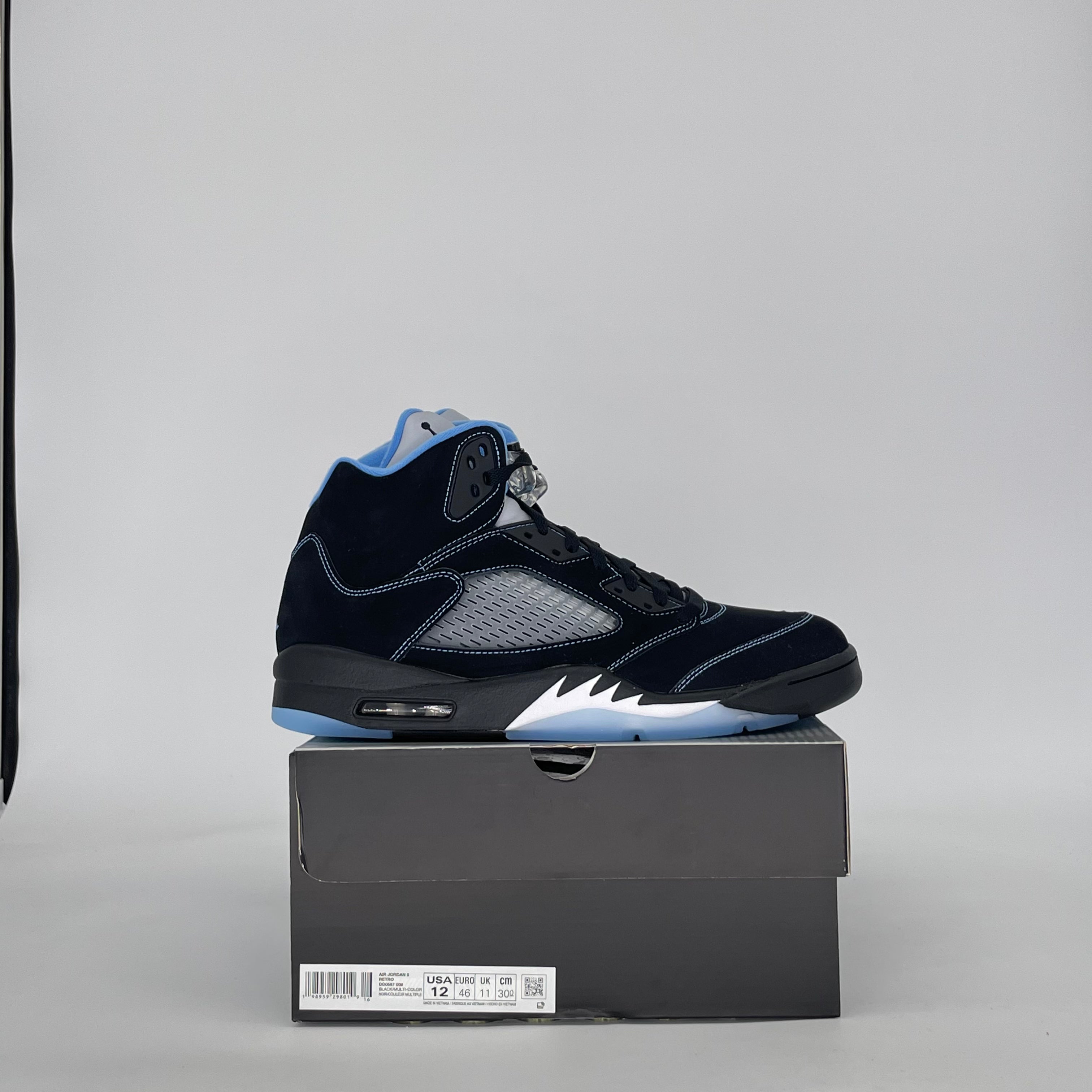 AIR JORDAN 5 BLACK UNIVERSITY BLUE DD0587-008 SIZE 12/13.5W