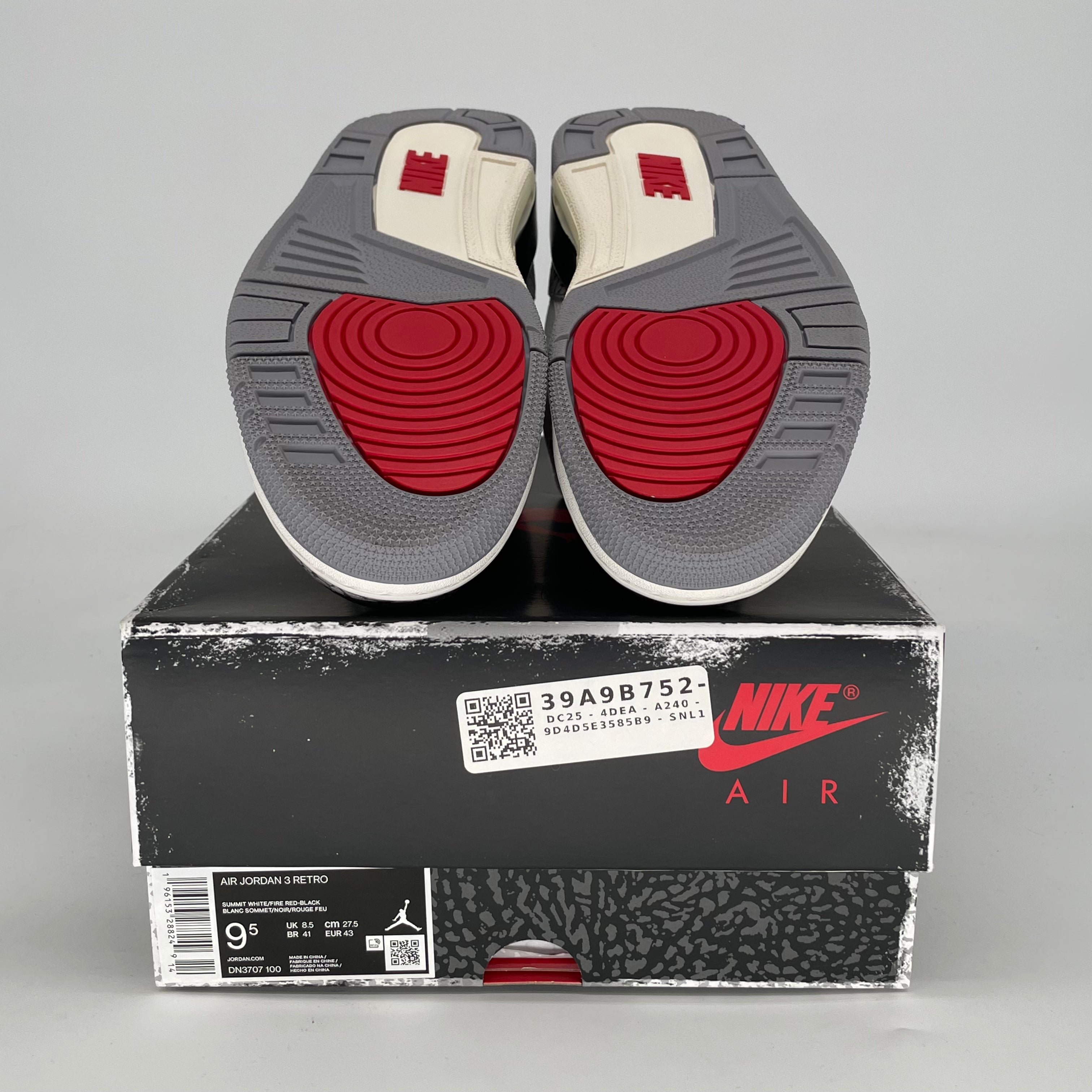 AIR JORDAN 3 WHITE CEMENT REIMAGINED DN3707-100 SIZE 9.5/11W