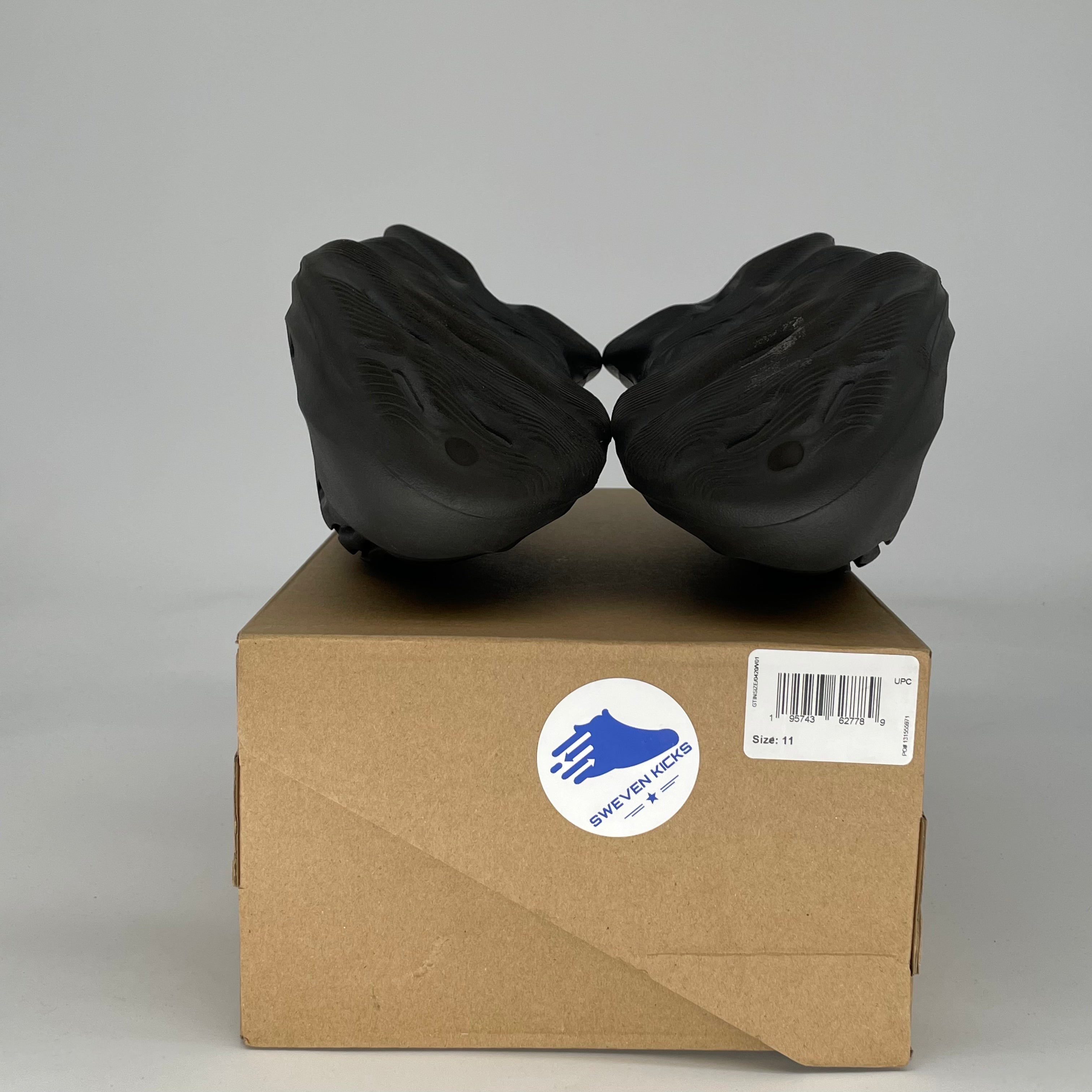 ADIDAS YEEZY FOAM RNR ONYX HP8739 SIZE 11/12.5W