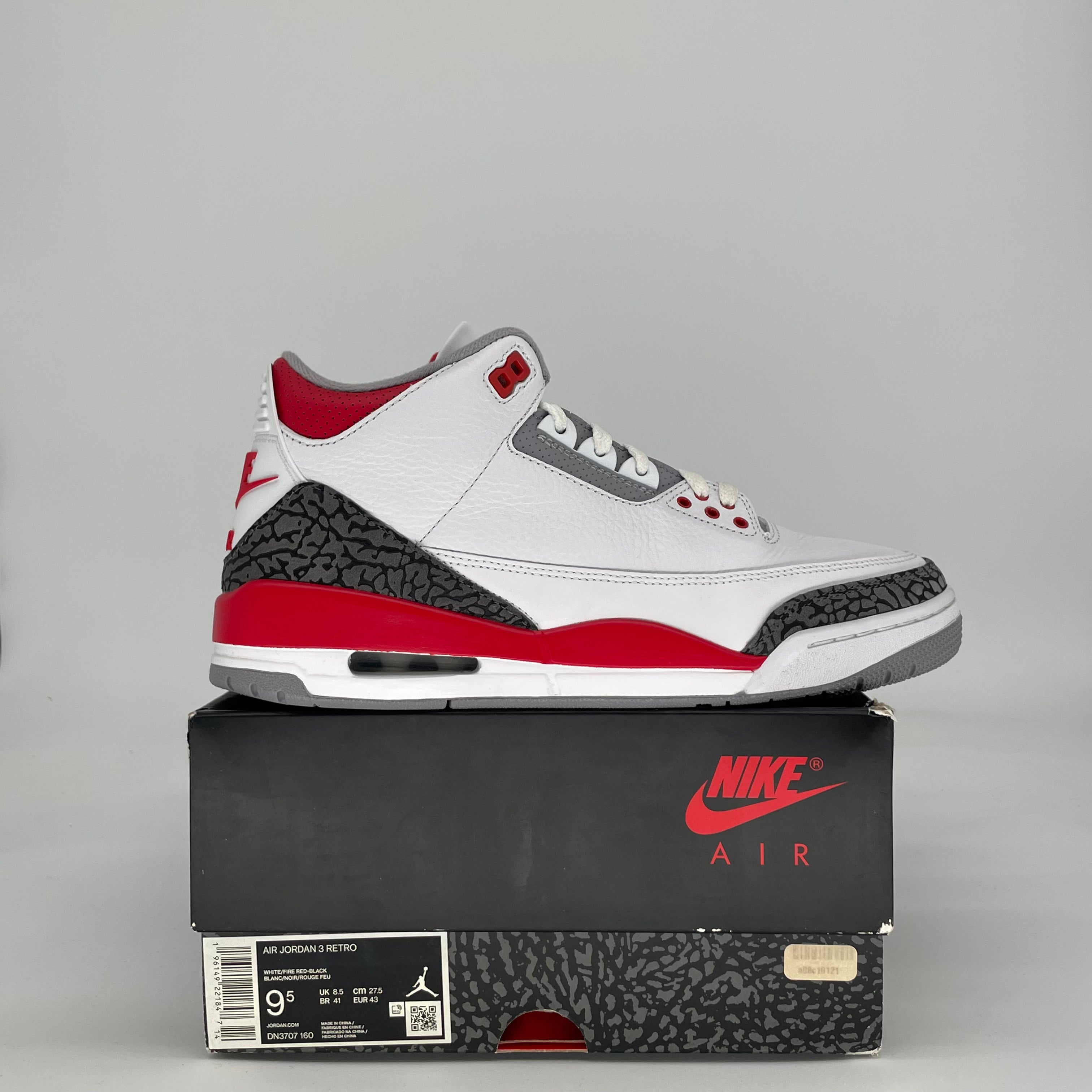 AIR JORDAN 3 FIRE RED DN3707-160 SIZE 9.5/11W