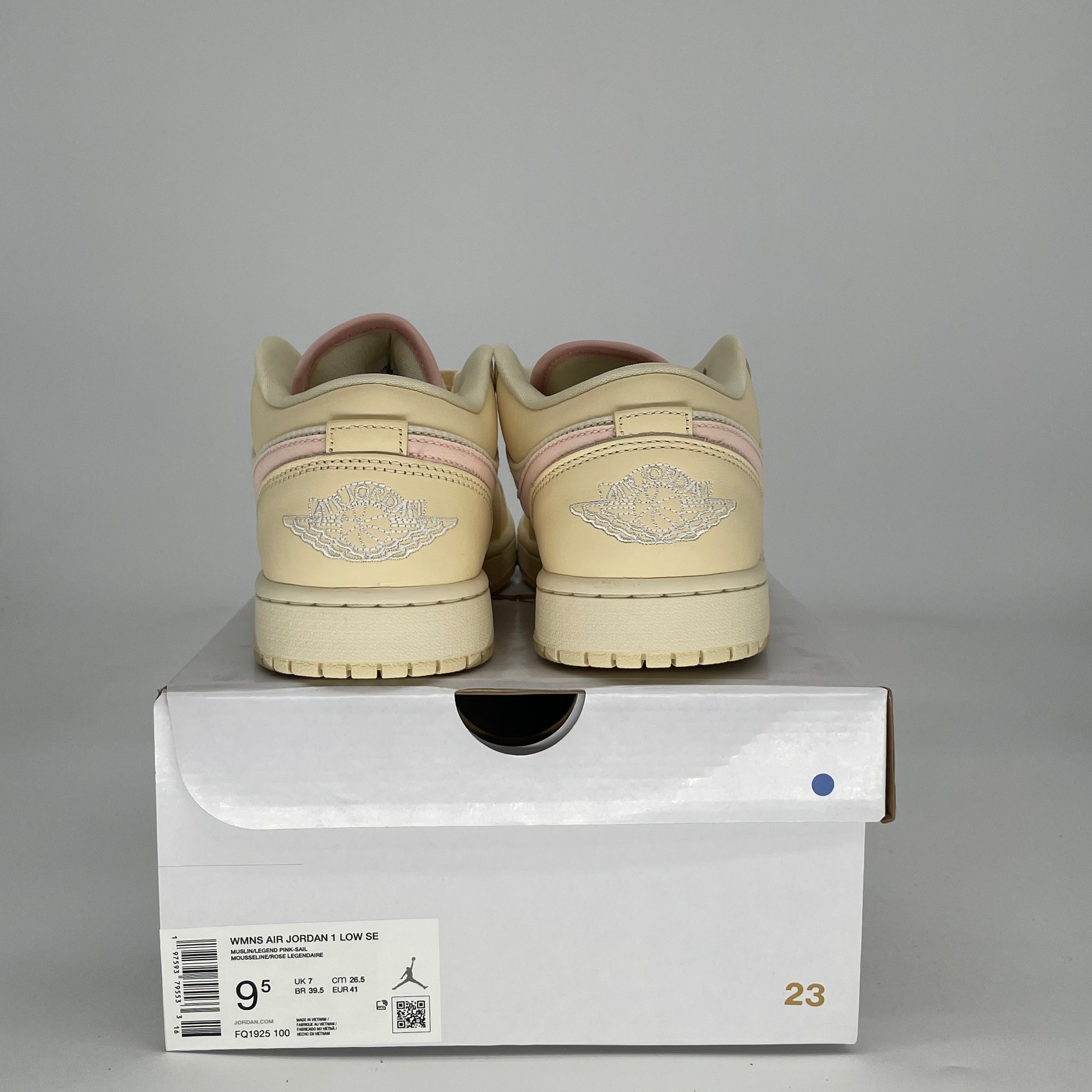 AIR JORDAN 1 LOW SEERSUCKER W FQ1925-100 SIZE 8/9.5W