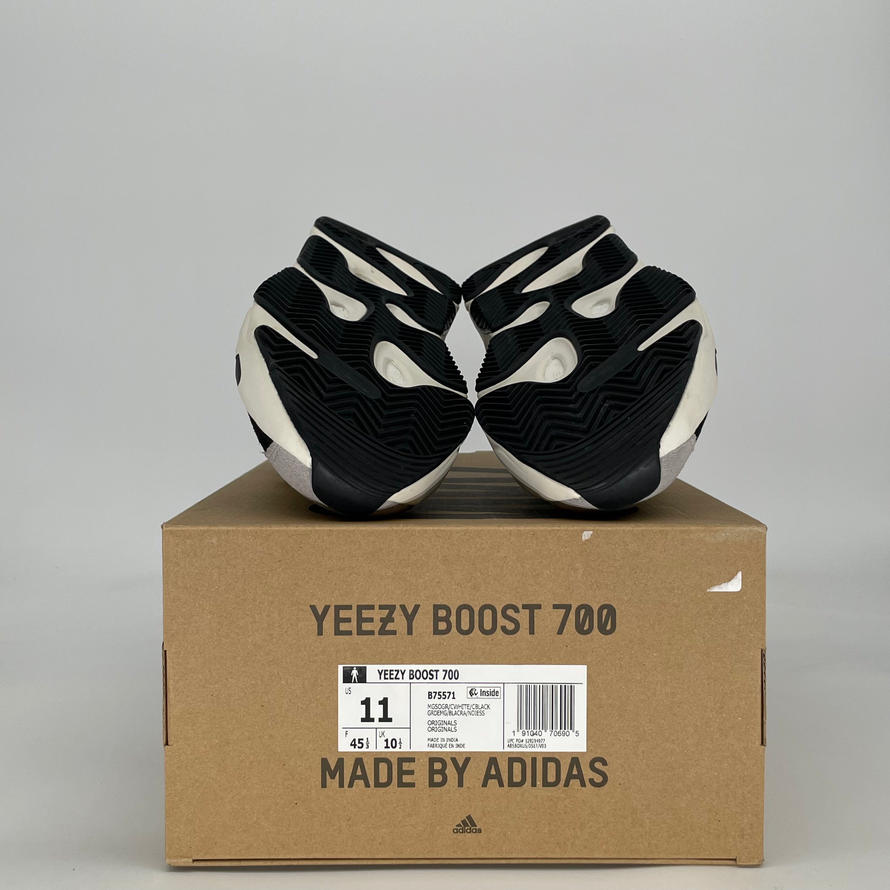 ADIDAS YEEZY 700 WAVE RUNNER B75571 SIZE 11/12.5W