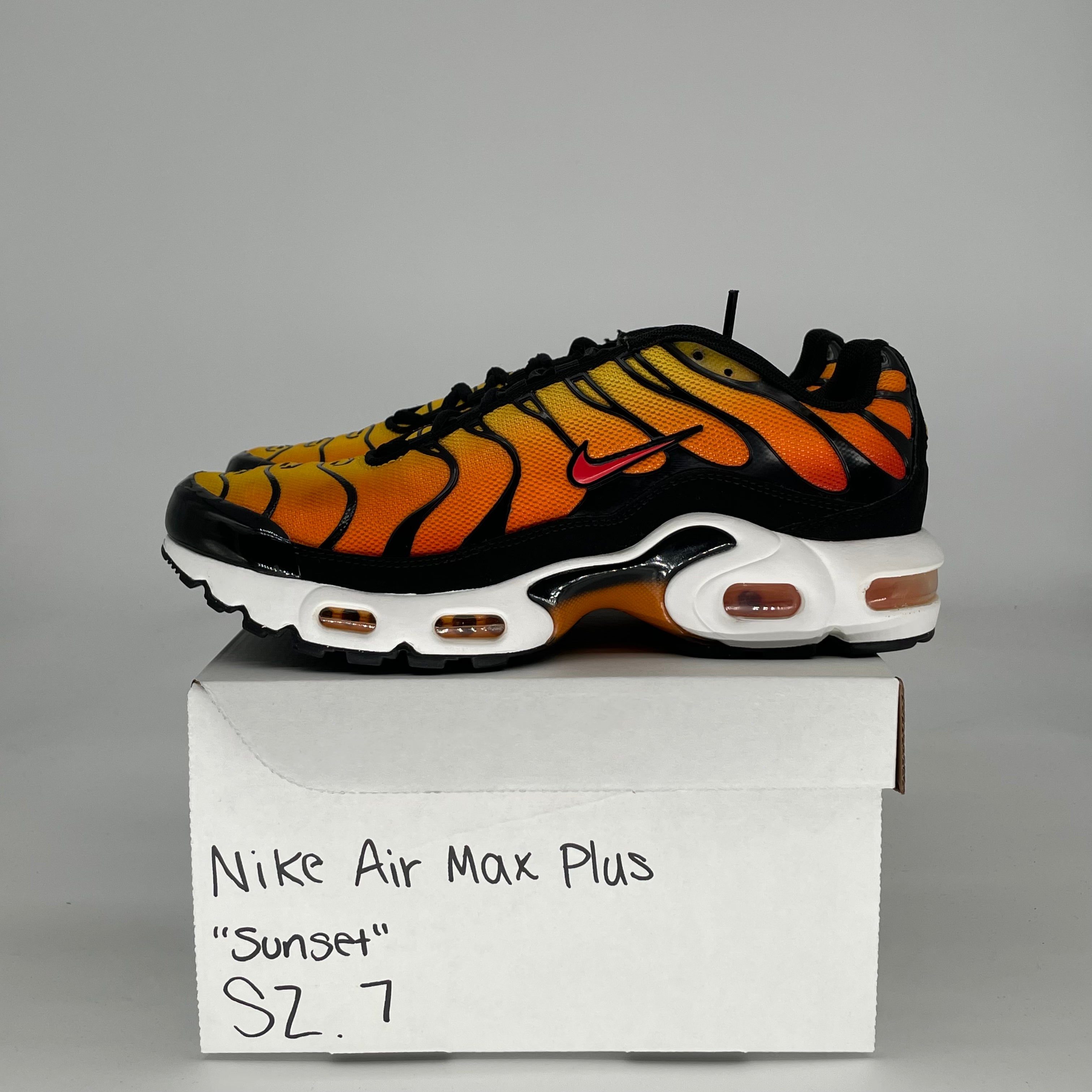NIKE AIR MAX PLUS SUNSET CD0609-029 SIZE 7/8.5W