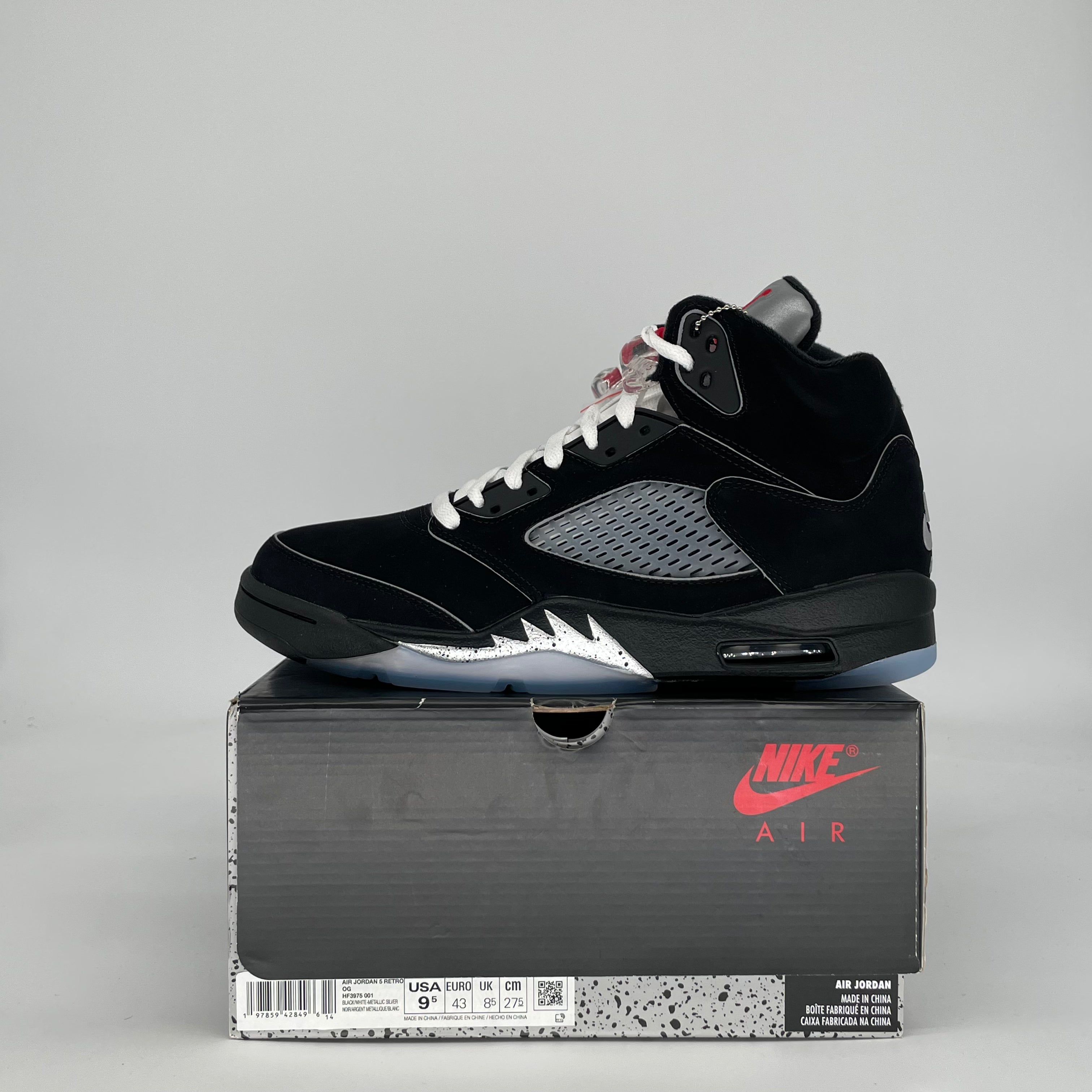AIR JORDAN 5 BLACK METALLIC REIMAGINED HF3975-001 SIZE 9.5/11W