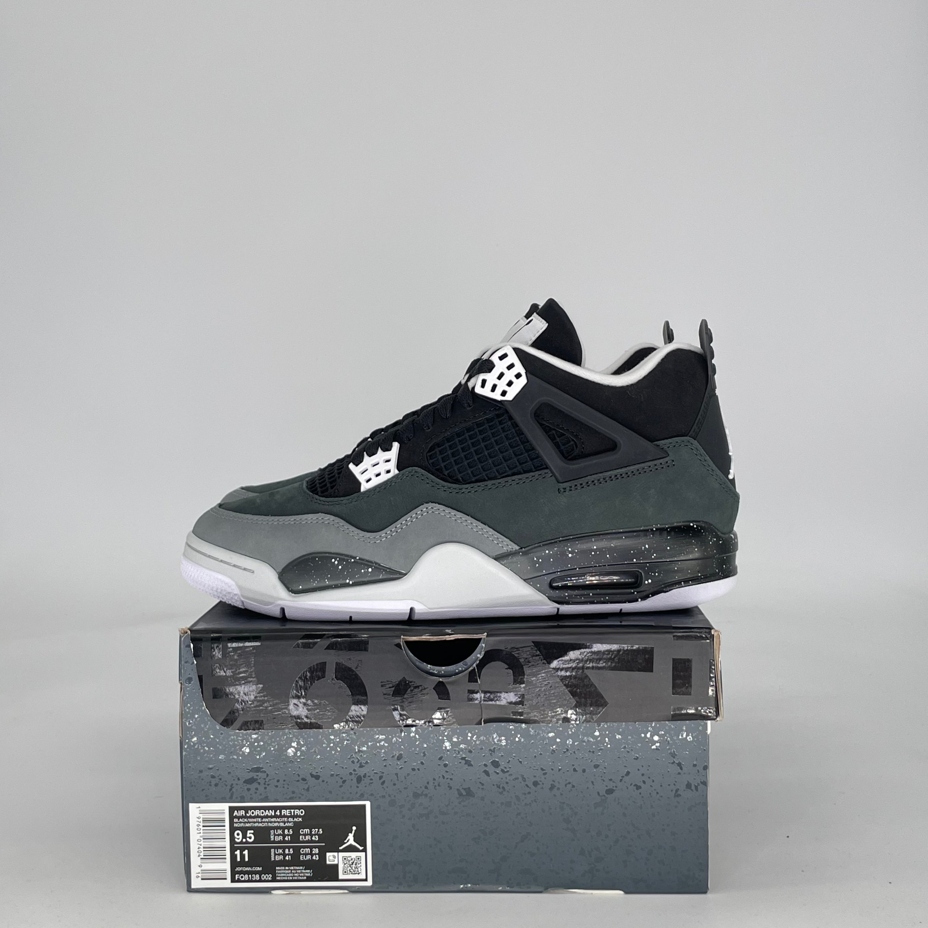 AIR JORDAN 4 FEAR FQ8138-002 SIZE 9.5/11W