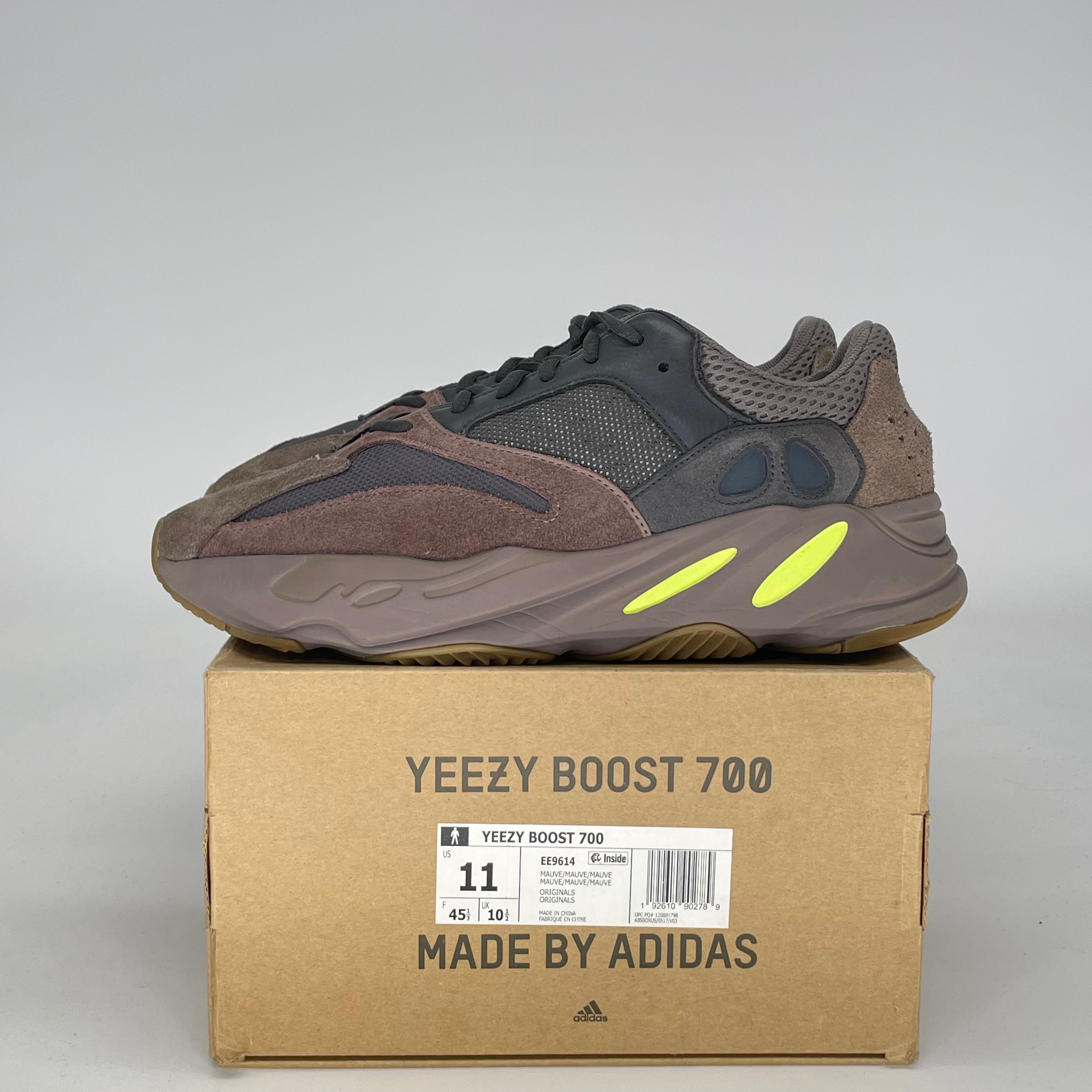 ADIDAS YEEZY 700 MAUVE EE9614 SIZE 11/12.5W
