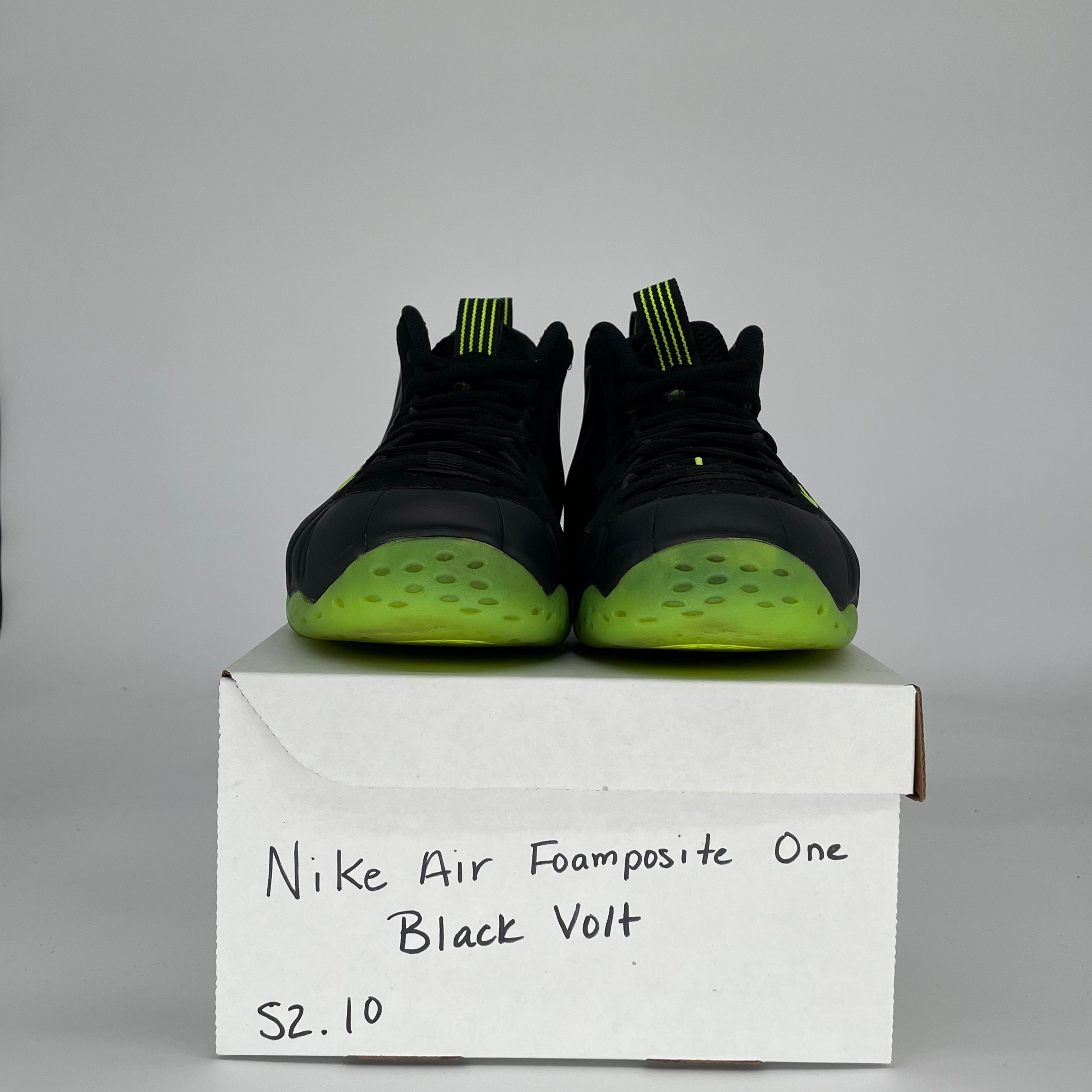 NIKE AIR FOAMPOSITE ONE BLACK VOLT HF2902-001 SIZE 10/11.5W