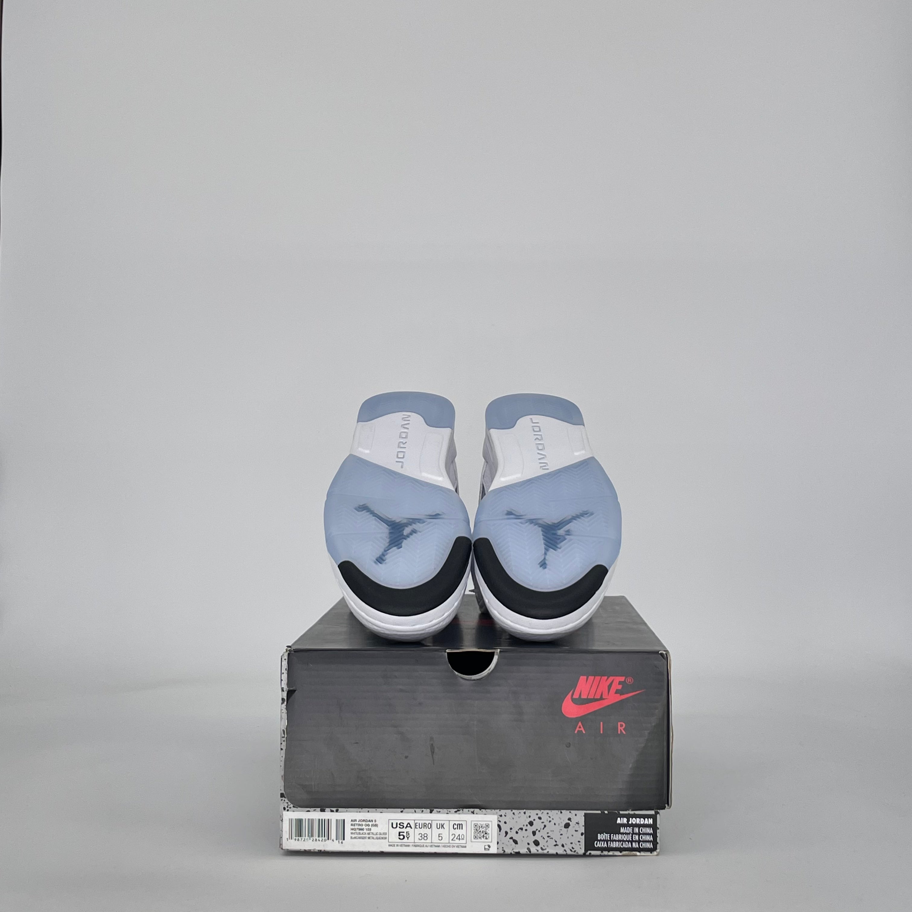 AIR JORDAN 5 WHITE METALLIC HQ7980-103 SIZE 5.5/7W GS