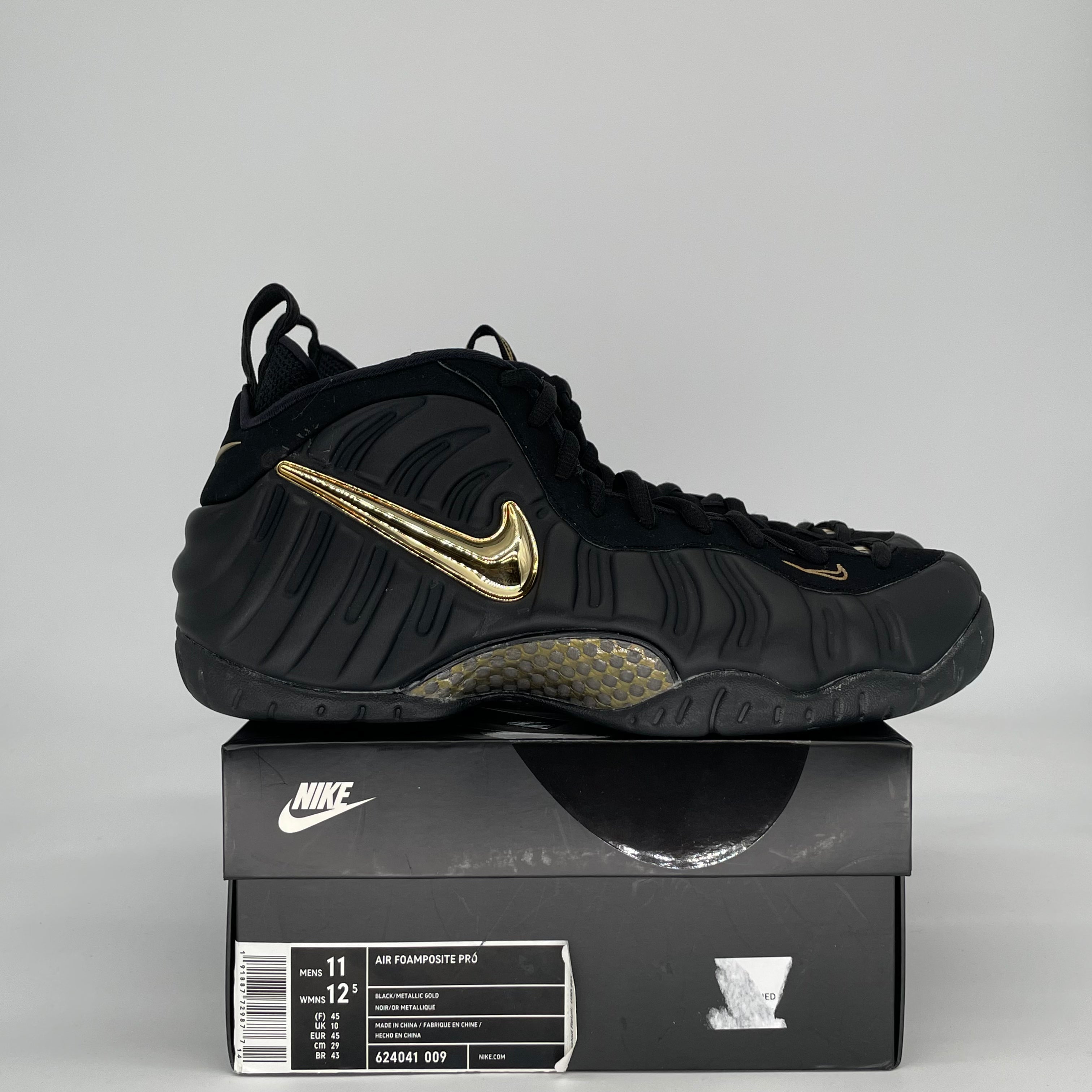 NIKE AIR FOAMPOSITE BLACK METALLIC GOLD 624041-009 SIZE 11/12.5W