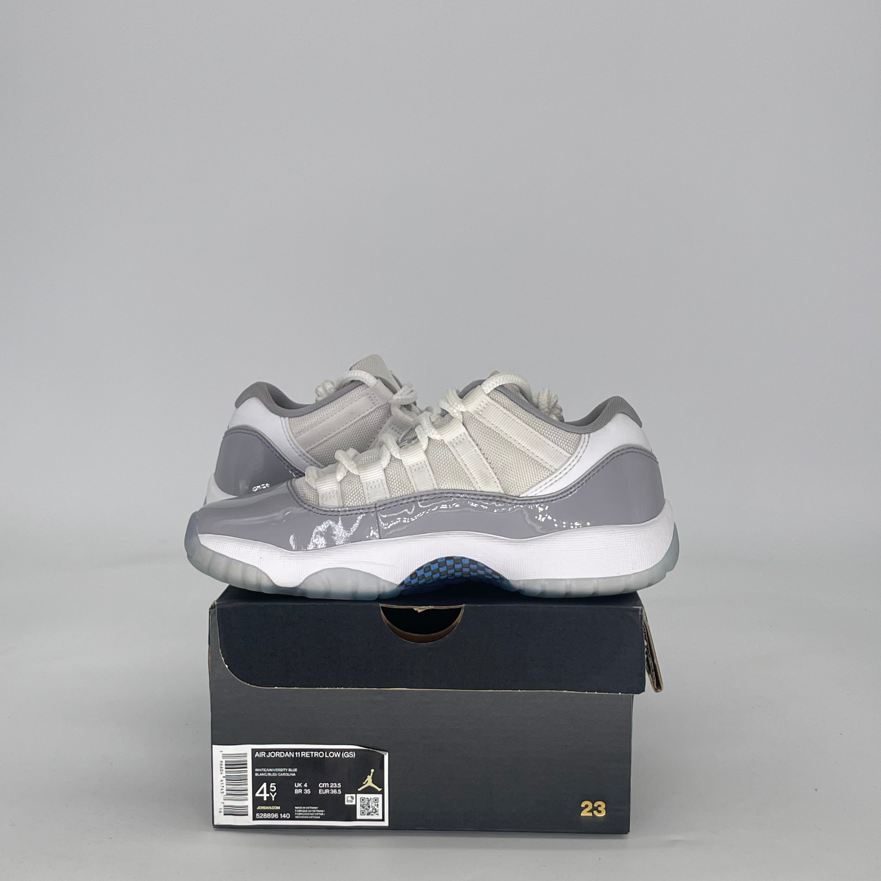 AIR JORDAN 11 LOW CEMENT GREY 528896-140 SIZE 4.5/6W GS