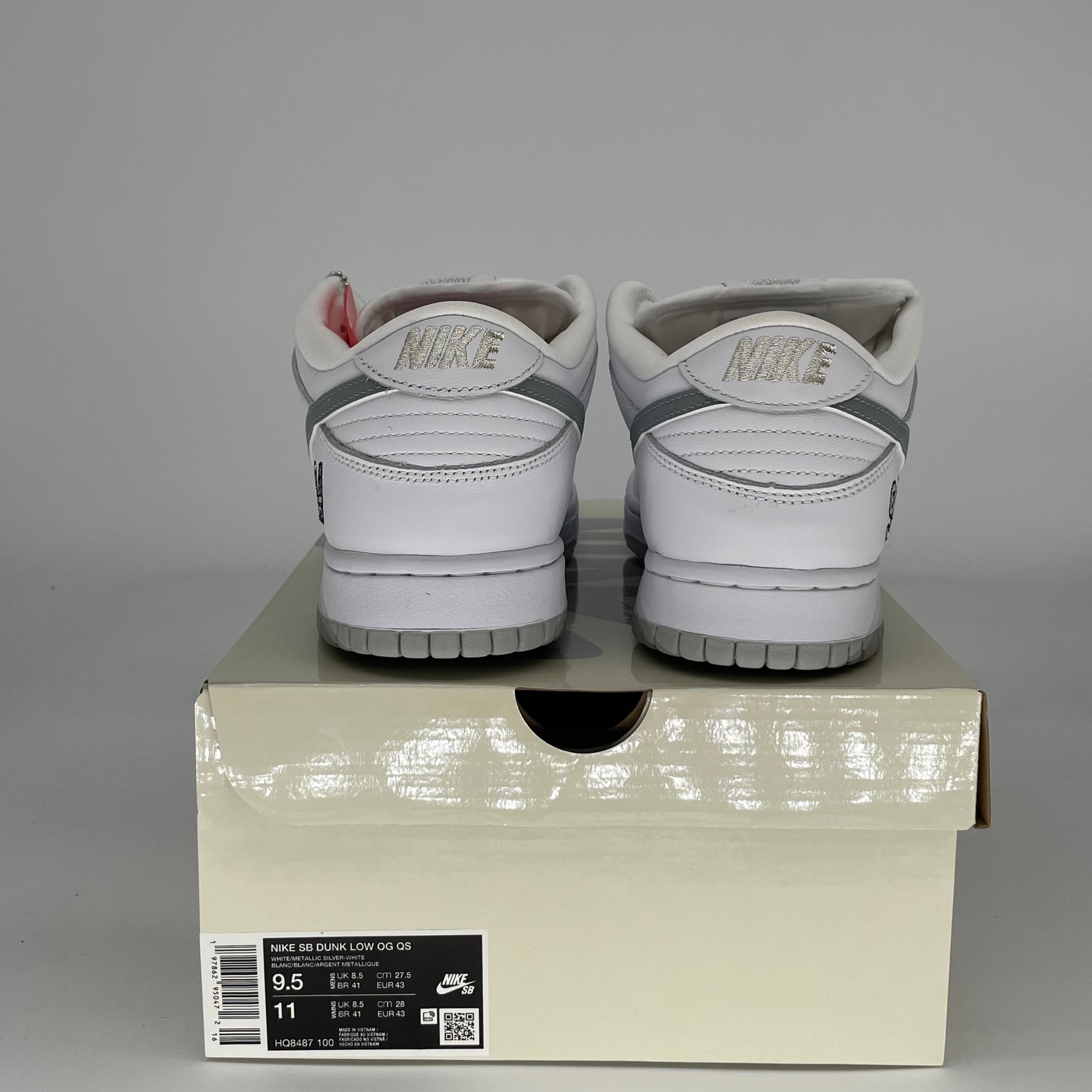 NIKE SB DUNK LOW SUPREME 94 WHITE METALLIC SILVER HQ8487-100 SIZE 9.5/11W