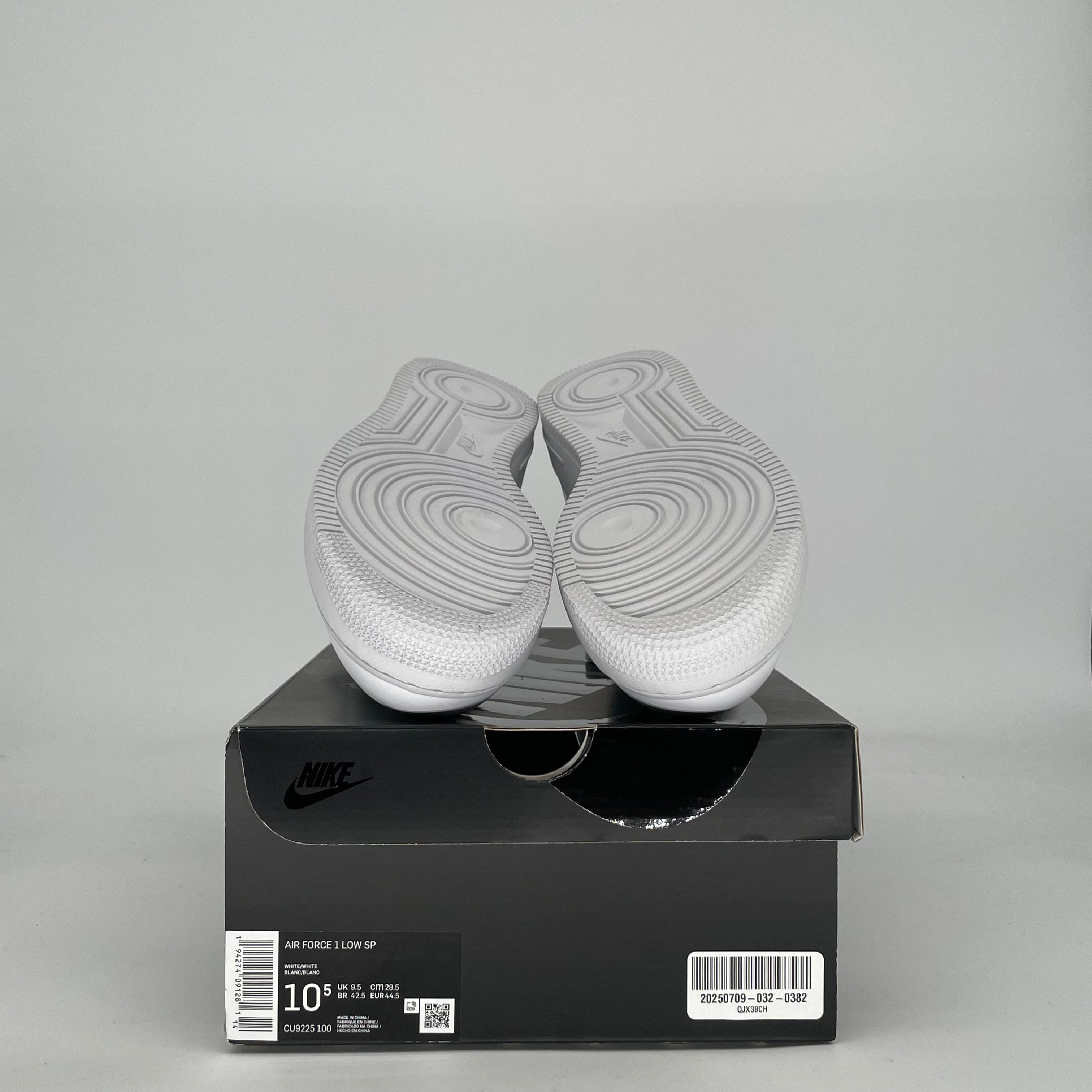 NIKE AIR FORCE 1 LOW SUPREME WHITE CU9225-100 SIZE 10.5/12W