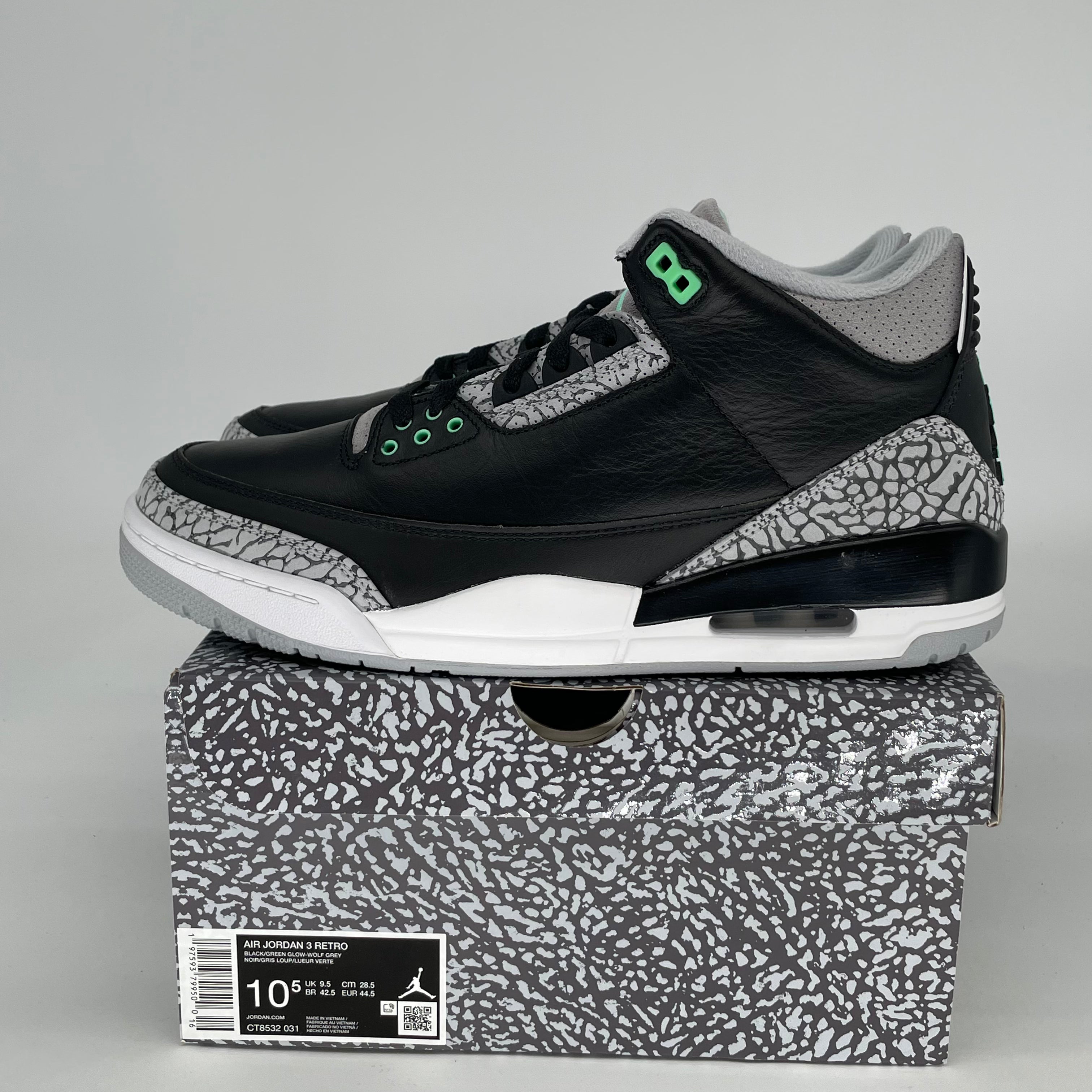 AIR JORDAN 3 GREEN GLOW CT8532-031 SIZE 10.5/12W