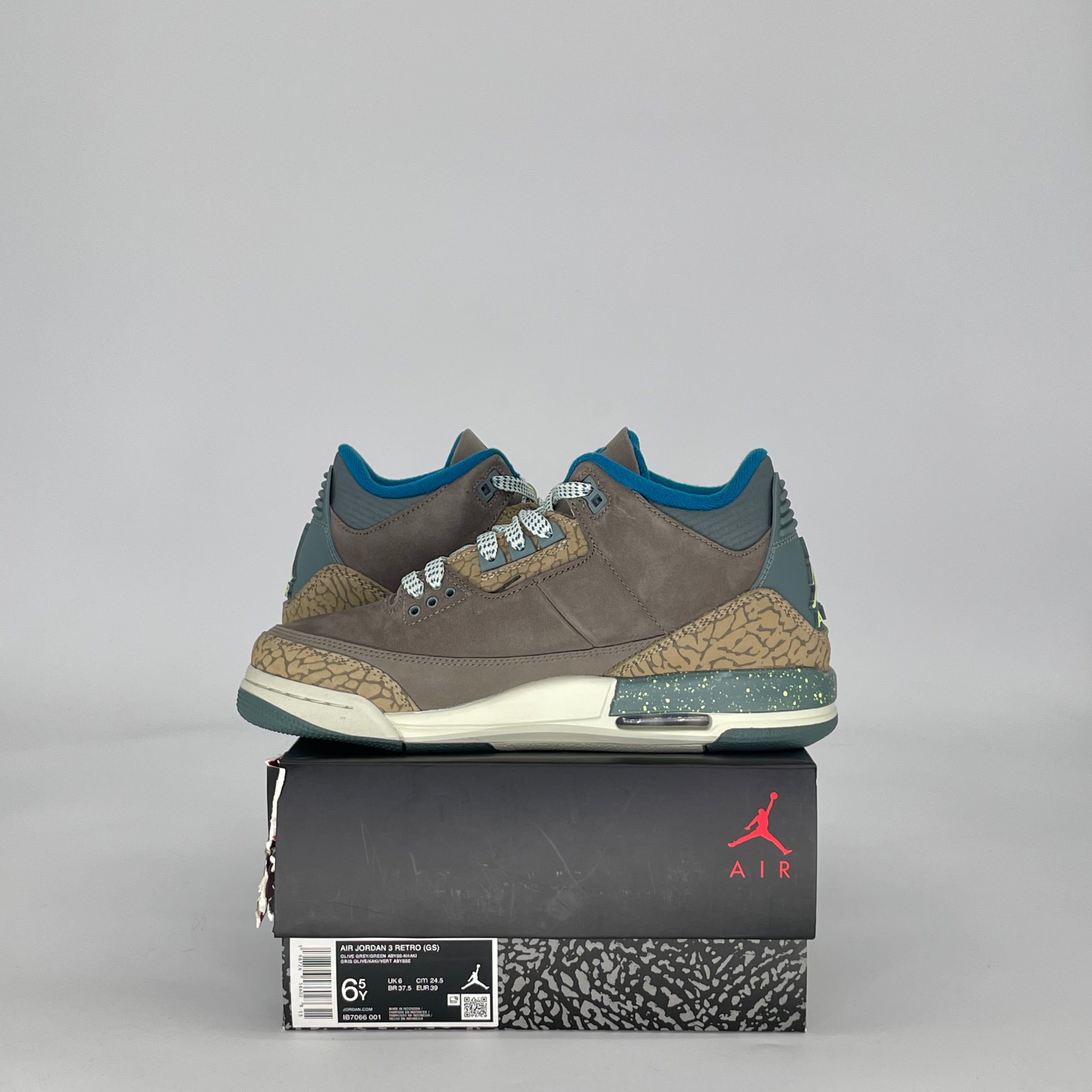 AIR JORDAN 3 OLIVE GREY IB7066-001 SIZE 6.5/8W GS
