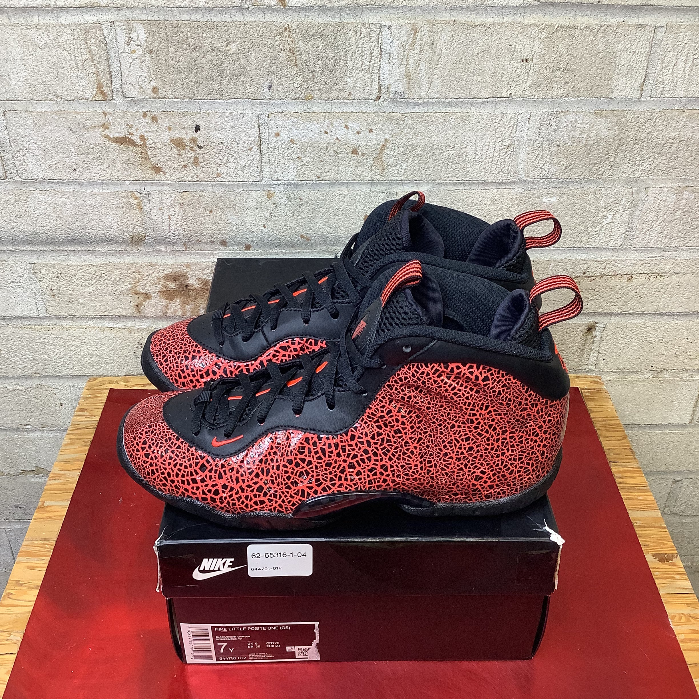 NIKE AIR FOAMPOSITE CRACKED LAVA 644791-012 SIZE 7/8.5W