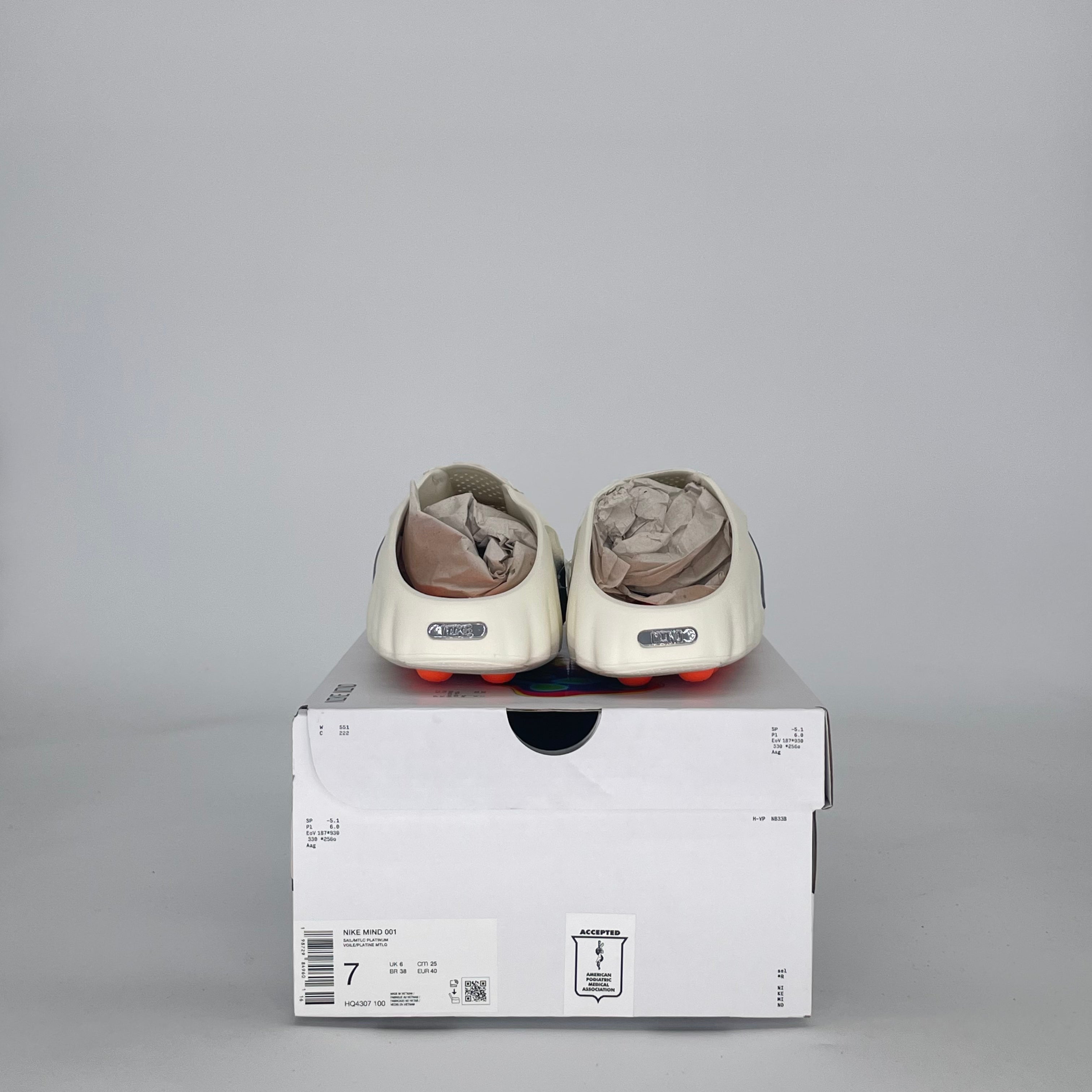 NIKE MIND 001 SLIDE SAIL HQ4307-100 SIZE 7/8.5W GS