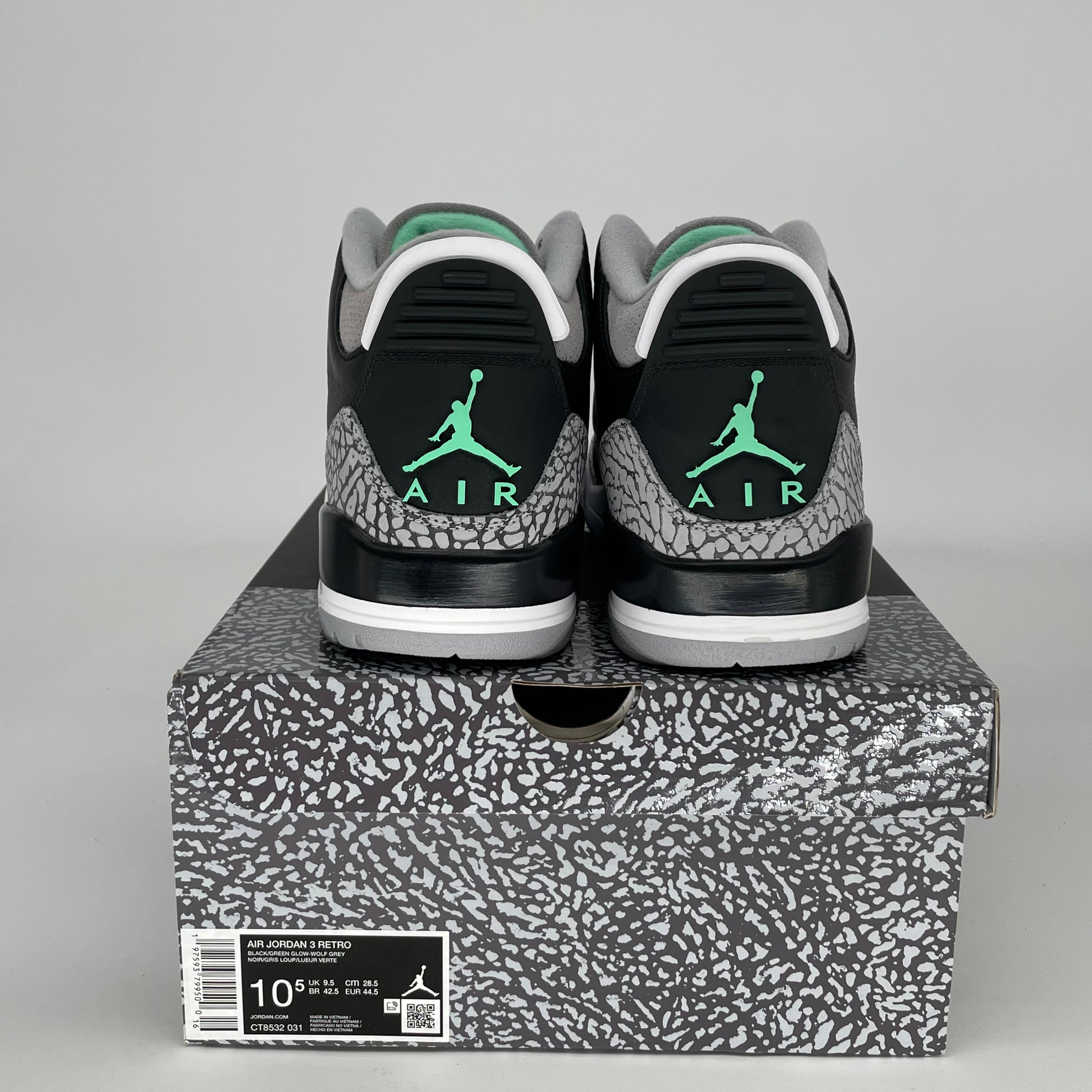 AIR JORDAN 3 GREEN GLOW CT8532-031 SIZE 10.5/12W
