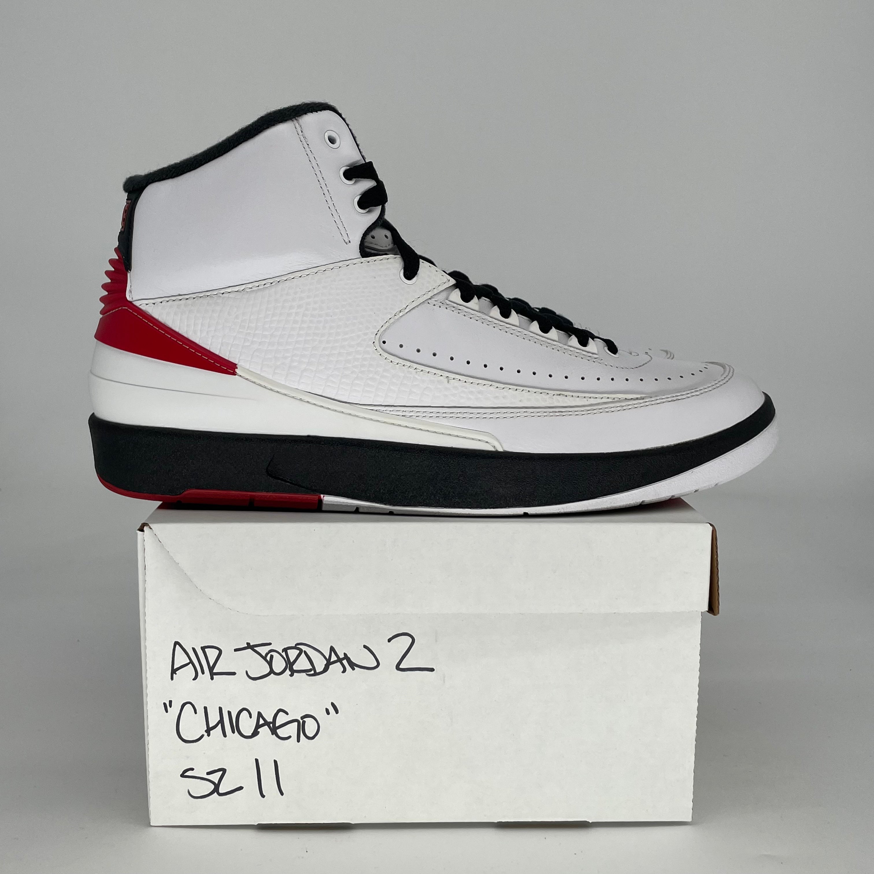AIR JORDAN 2 CHICAGO DX2454-106 SIZE 11/12.5W