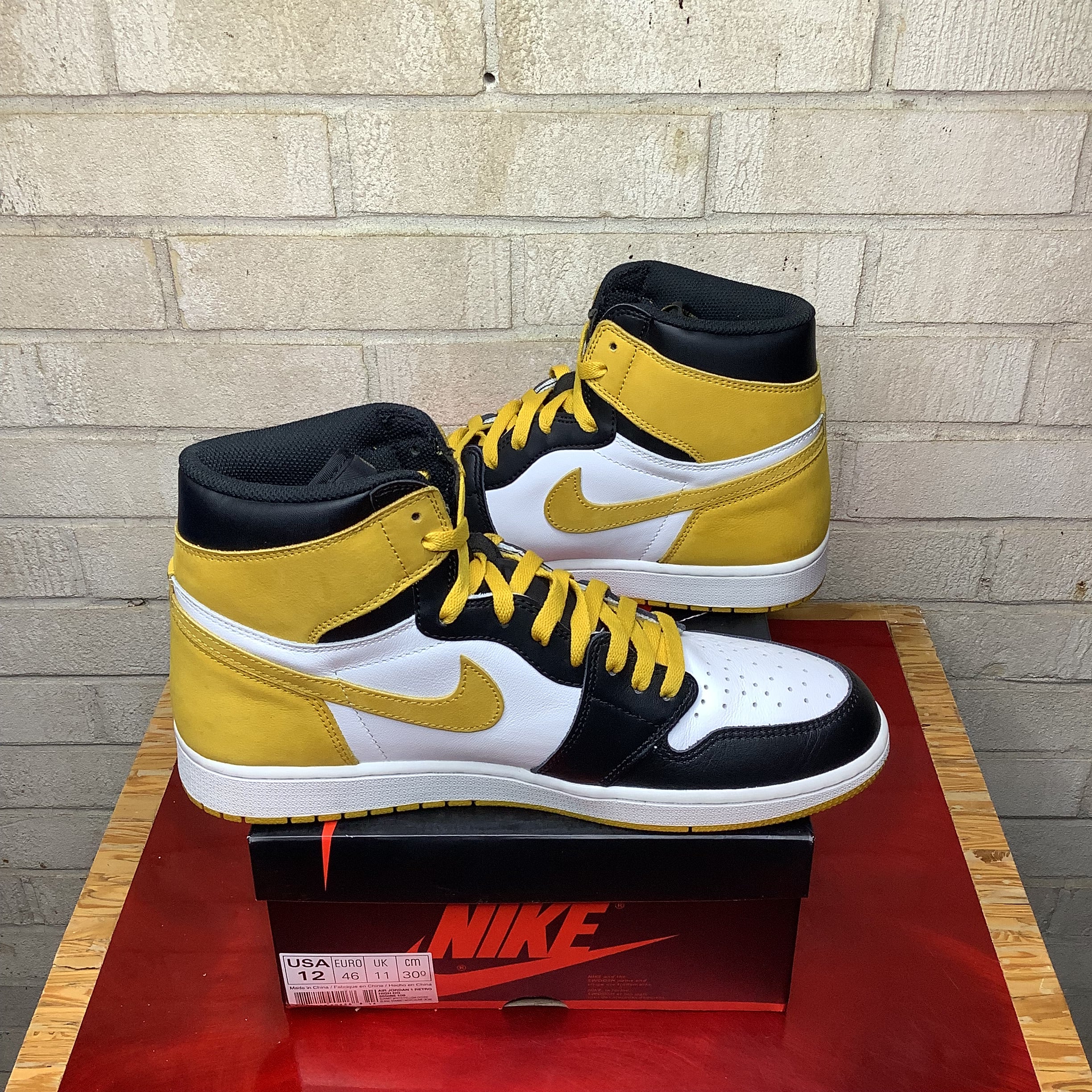 AIR JORDAN 1 YELLOW OCHRE SIZE 12/13.5W 555088-109