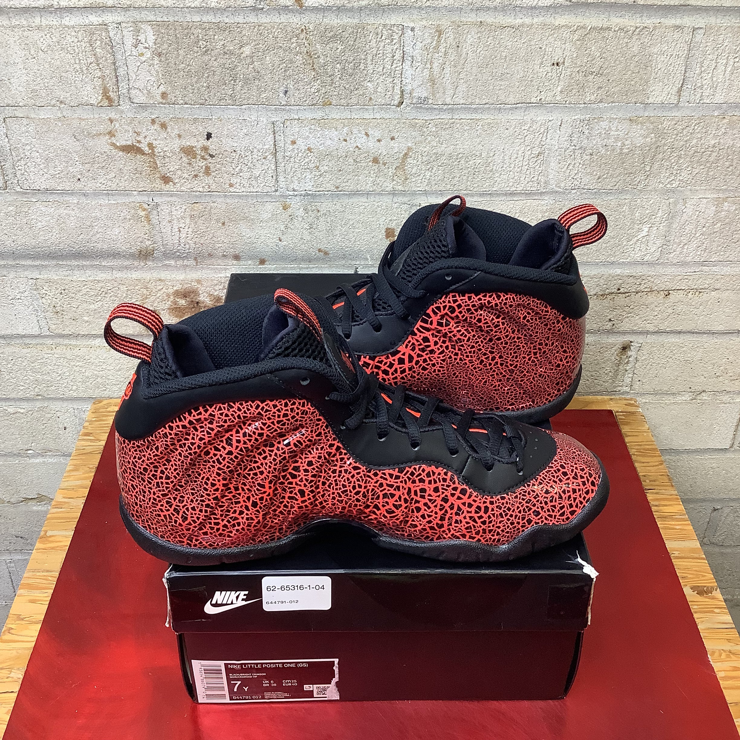 NIKE AIR FOAMPOSITE CRACKED LAVA 644791-012 SIZE 7/8.5W