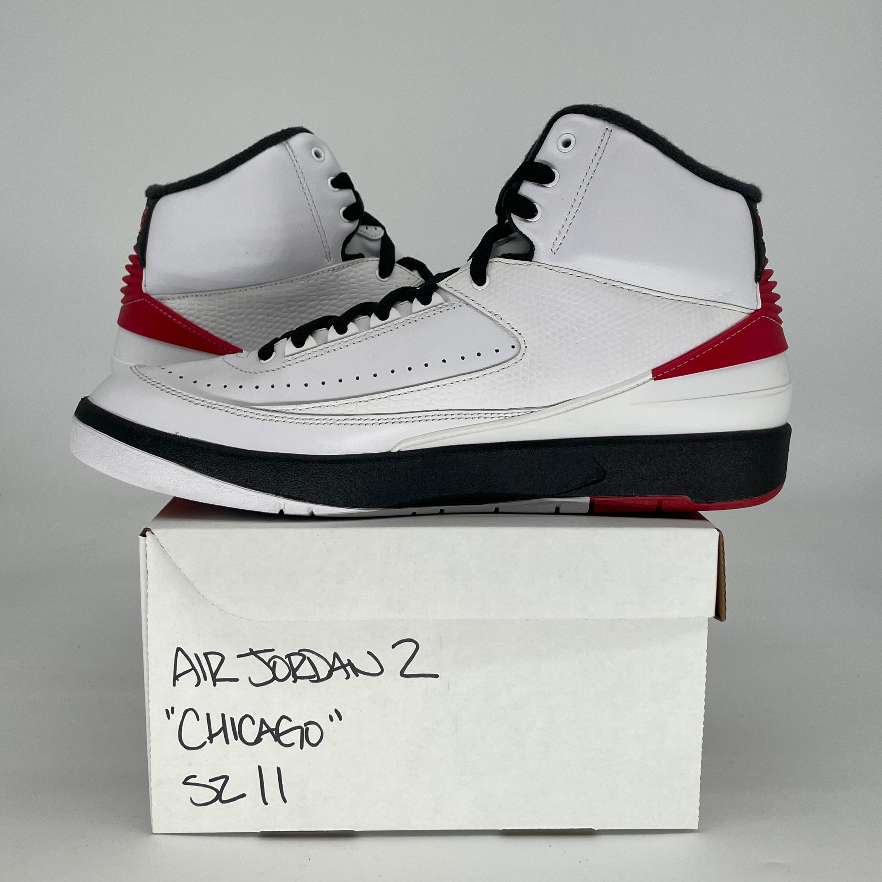 AIR JORDAN 2 CHICAGO DX2454-106 SIZE 11/12.5W