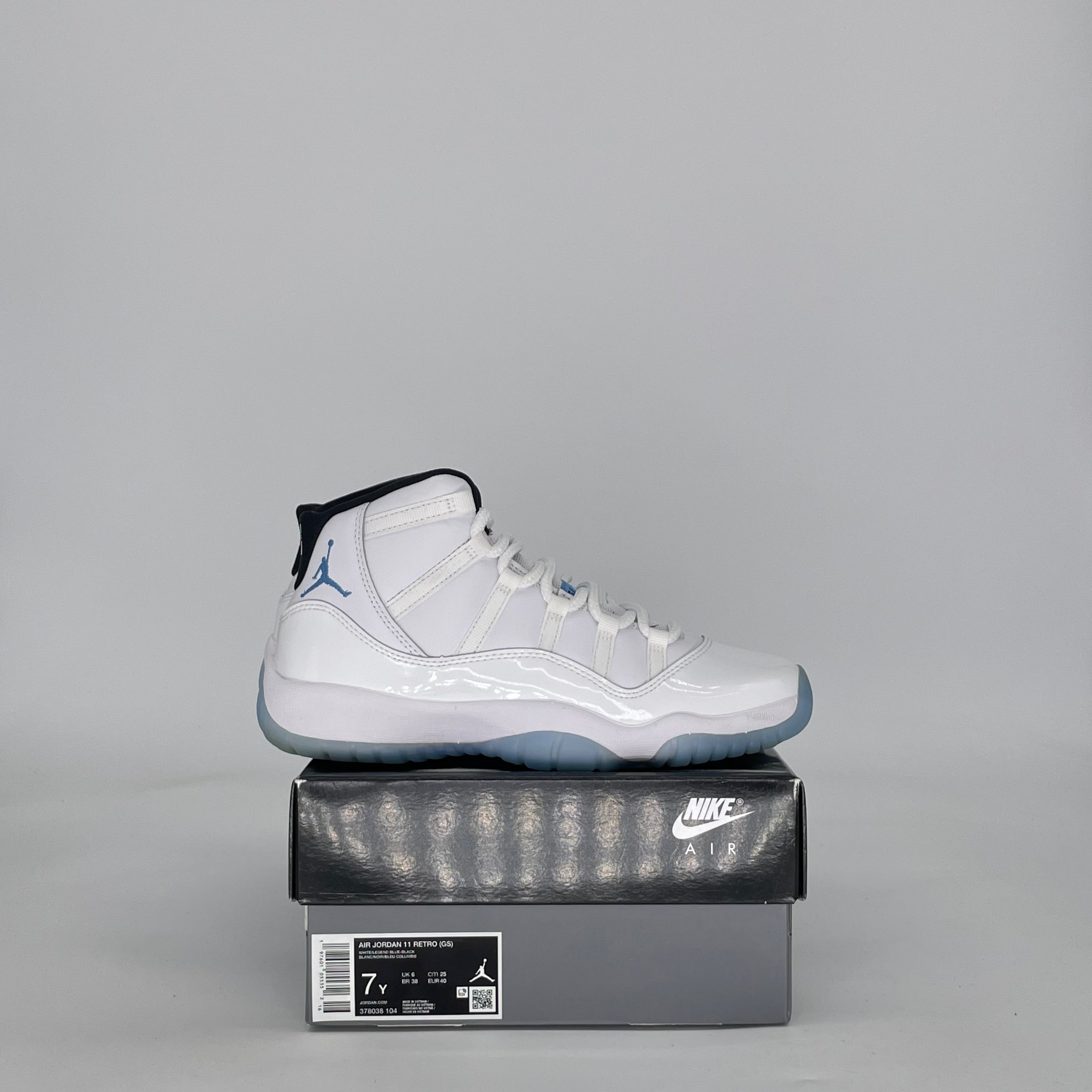 AIR JORDAN 11 LEGEND BLUE 378038-104 SIZE 7/8.5W GS