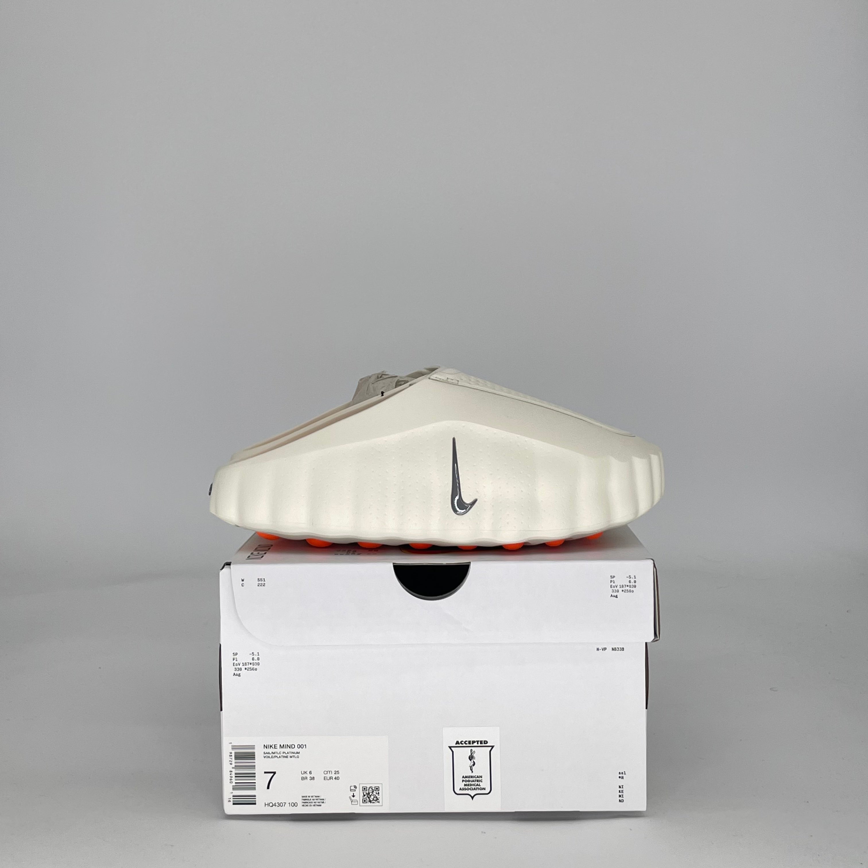 NIKE MIND 001 SLIDE SAIL HQ4307-100 SIZE 7/8.5W GS