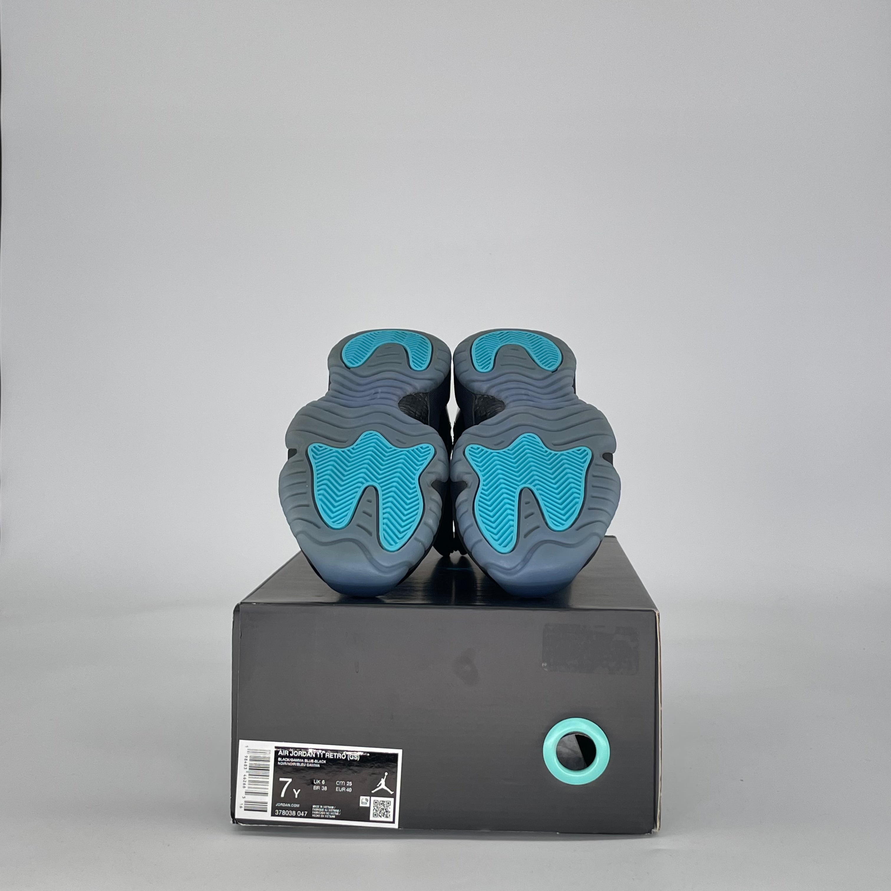 AIR JORDAN 11 GAMMA BLUE 378038-047 SIZE 7/8.5W GS